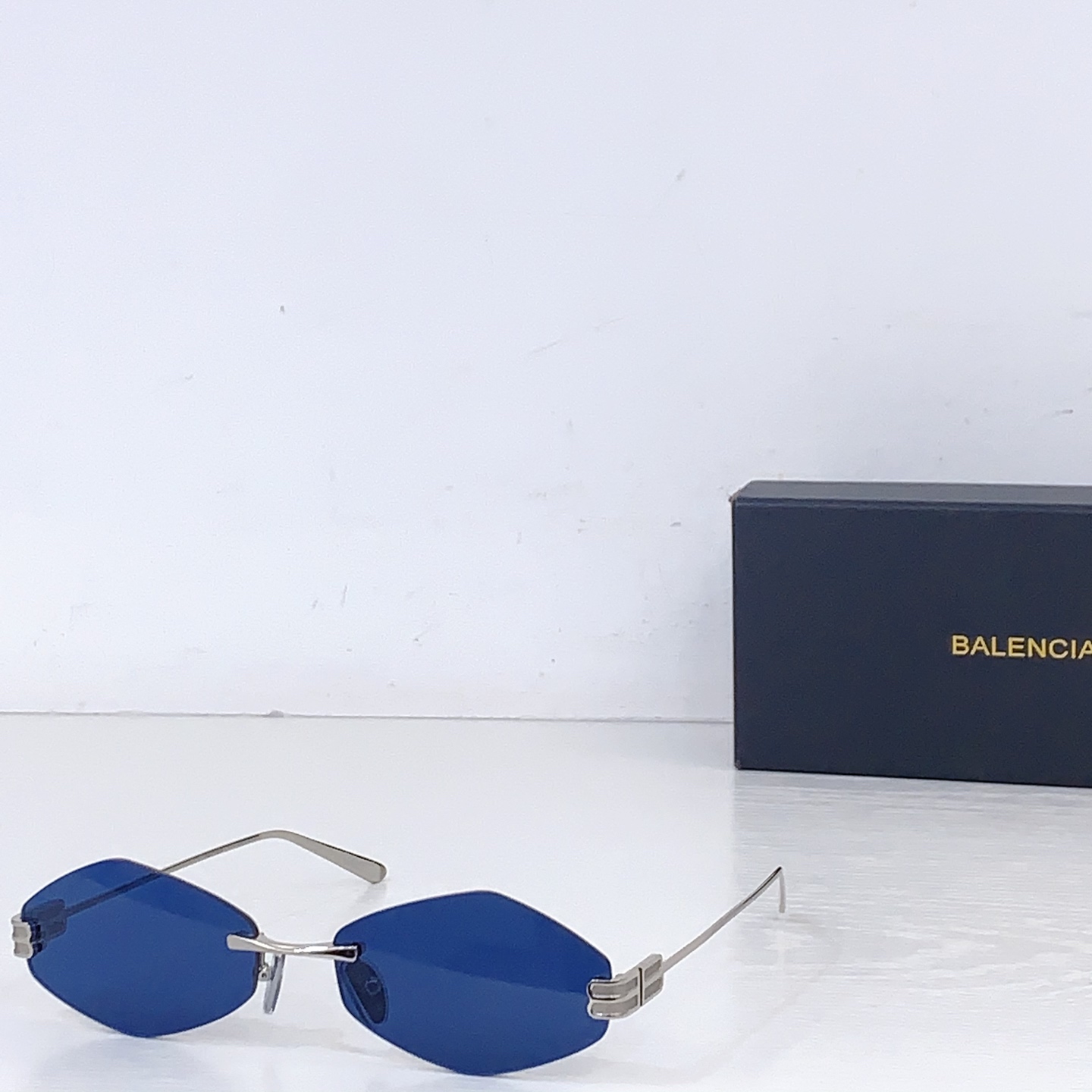 Balenciaga BALENCIAG*巴黎*世家 MODEL：BB0811S SIZE：59口18-145