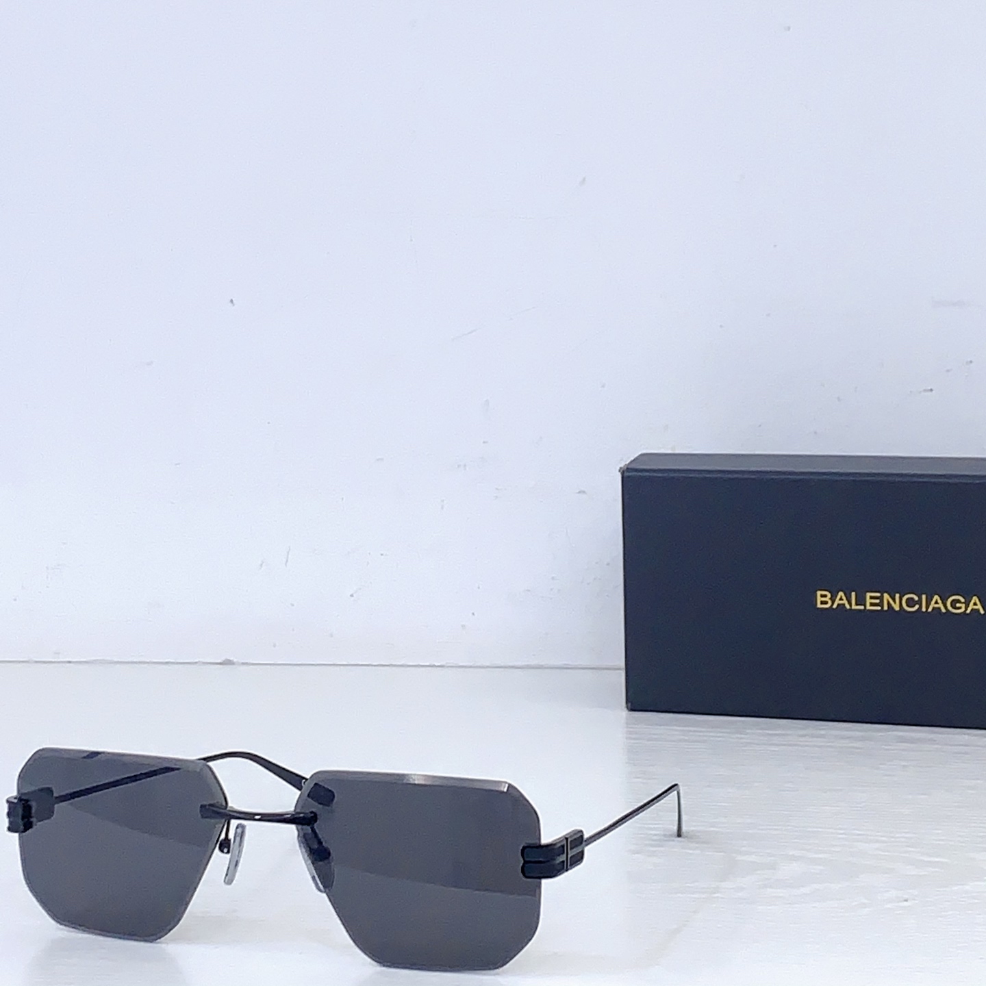 Balenciaga BALENCIAG*巴黎*世家 MODEL：BB0810S SIZE：60口18-145