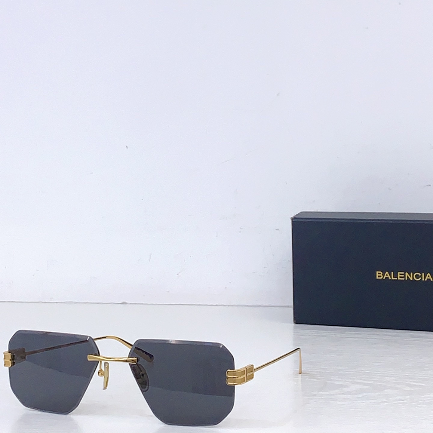 Balenciaga BALENCIAG*巴黎*世家 MODEL：BB0810S SIZE：60口18-145