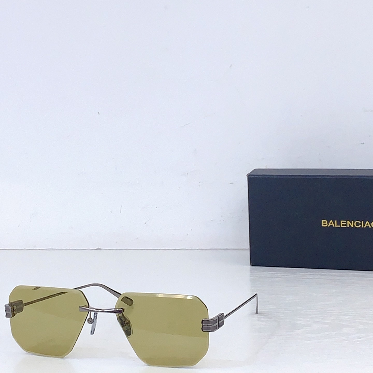 Balenciaga BALENCIAG*巴黎*世家 MODEL：BB0810S SIZE：60口18-145
