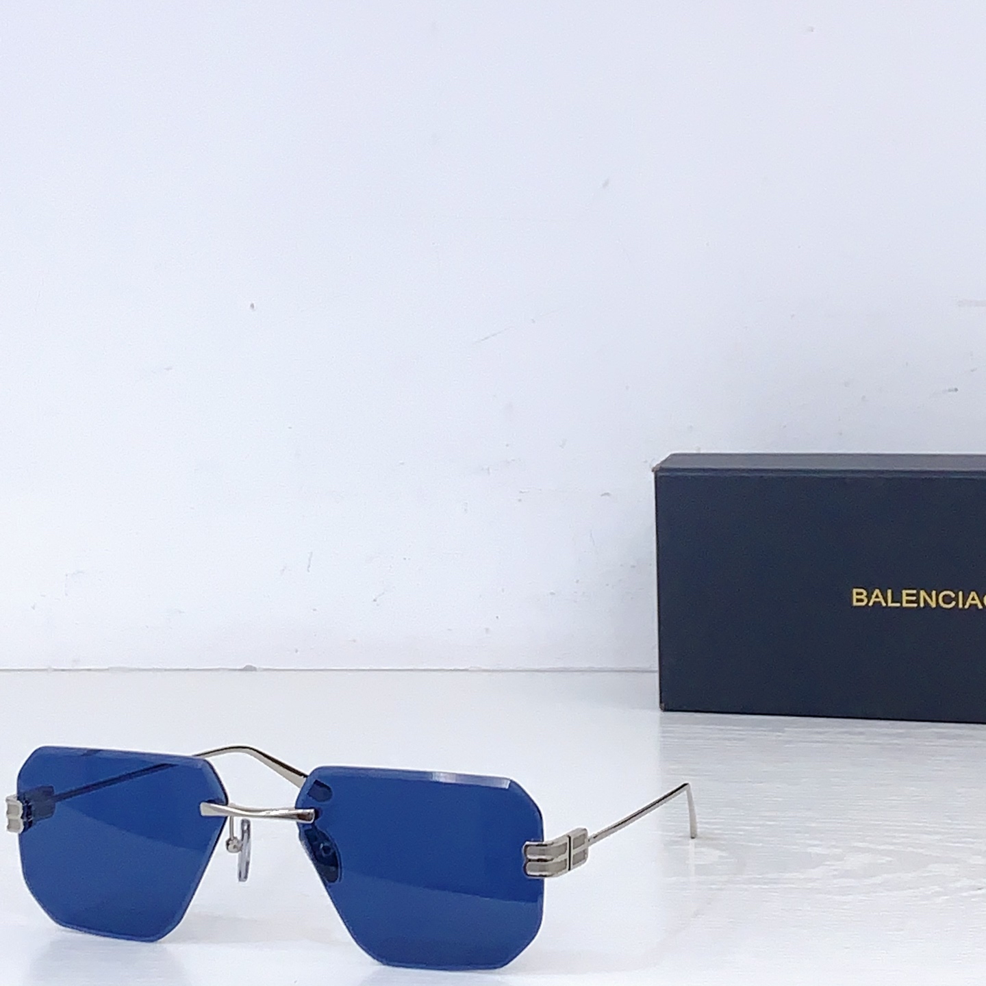 Balenciaga BALENCIAG*巴黎*世家 MODEL：BB0810S SIZE：60口18-145