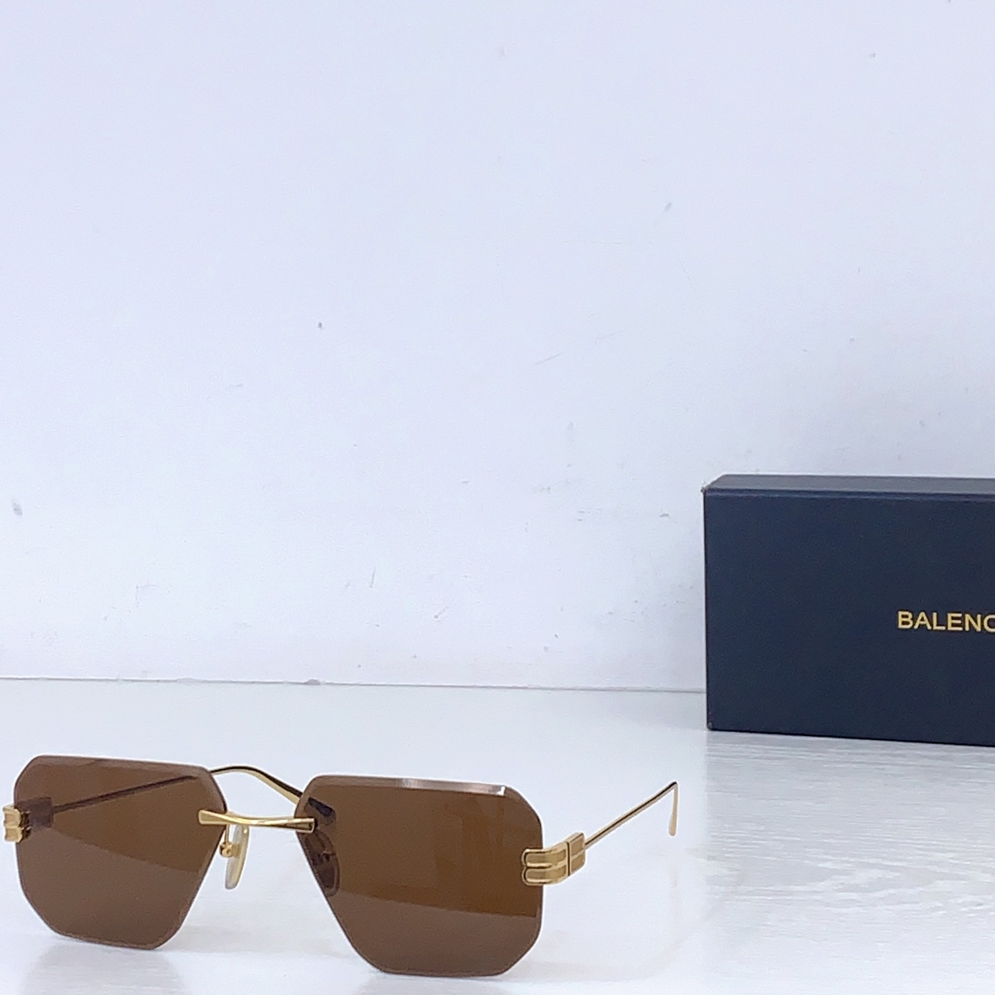 Balenciaga BALENCIAG*巴黎*世家 MODEL：BB0810S SIZE：60口18-145
