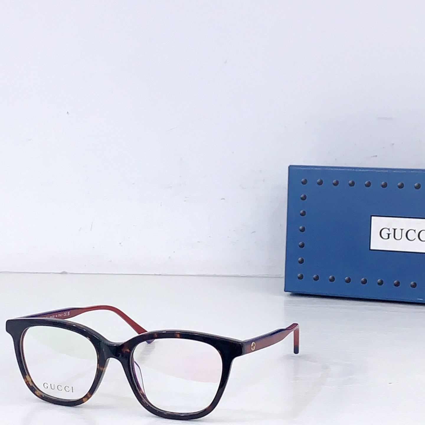 Gucci GUCC*