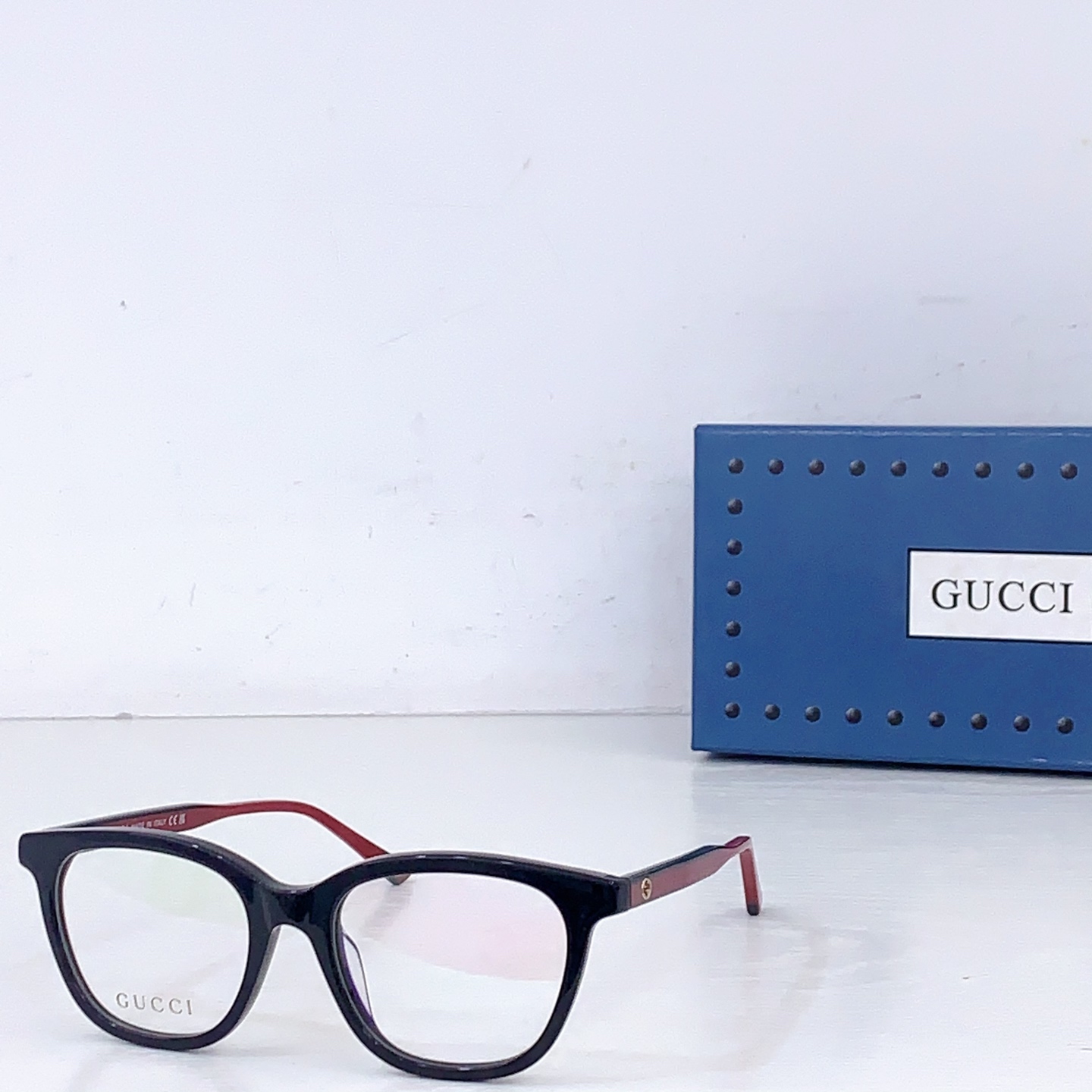 Gucci GUCC*