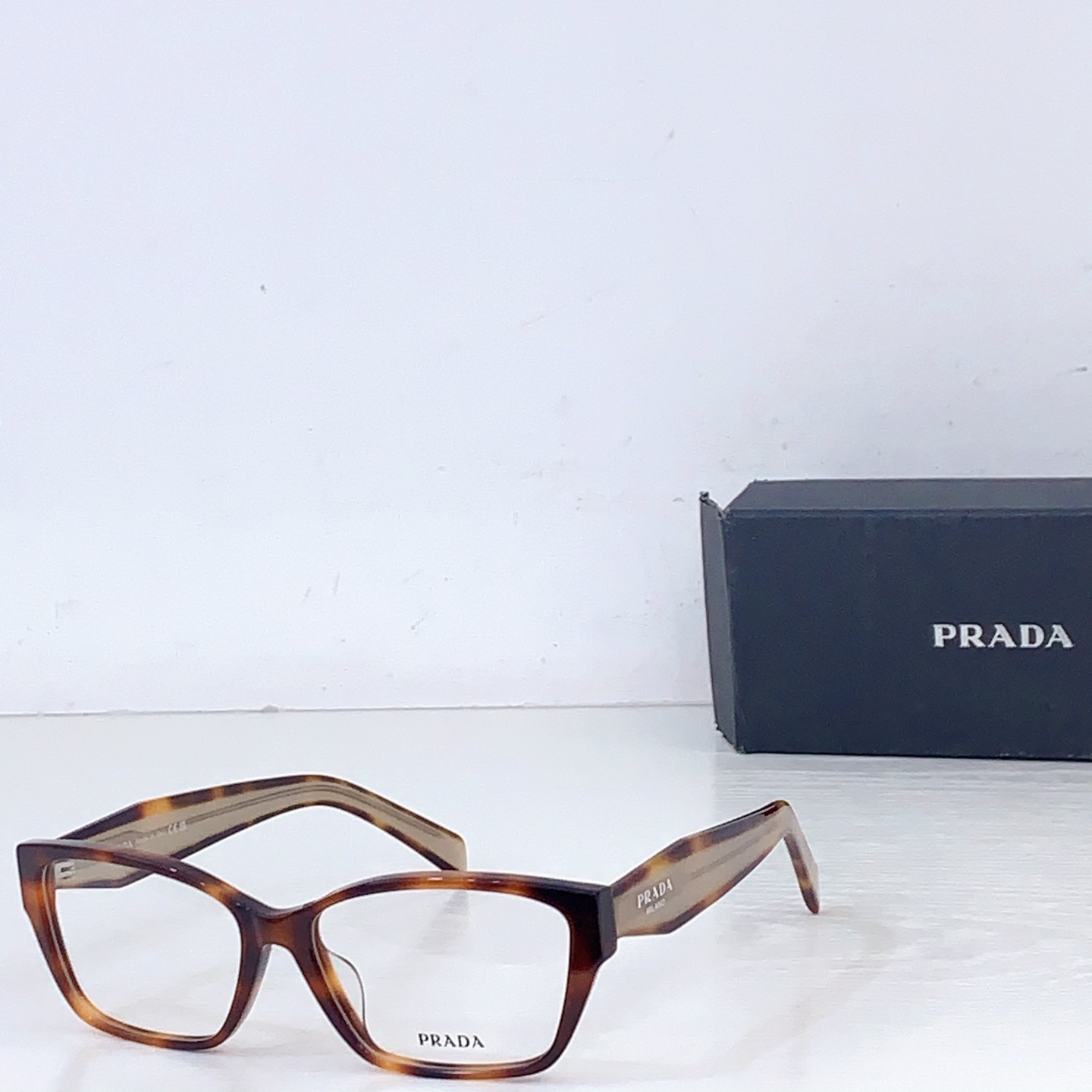 Prada PRAD* MODEL：PR B15V