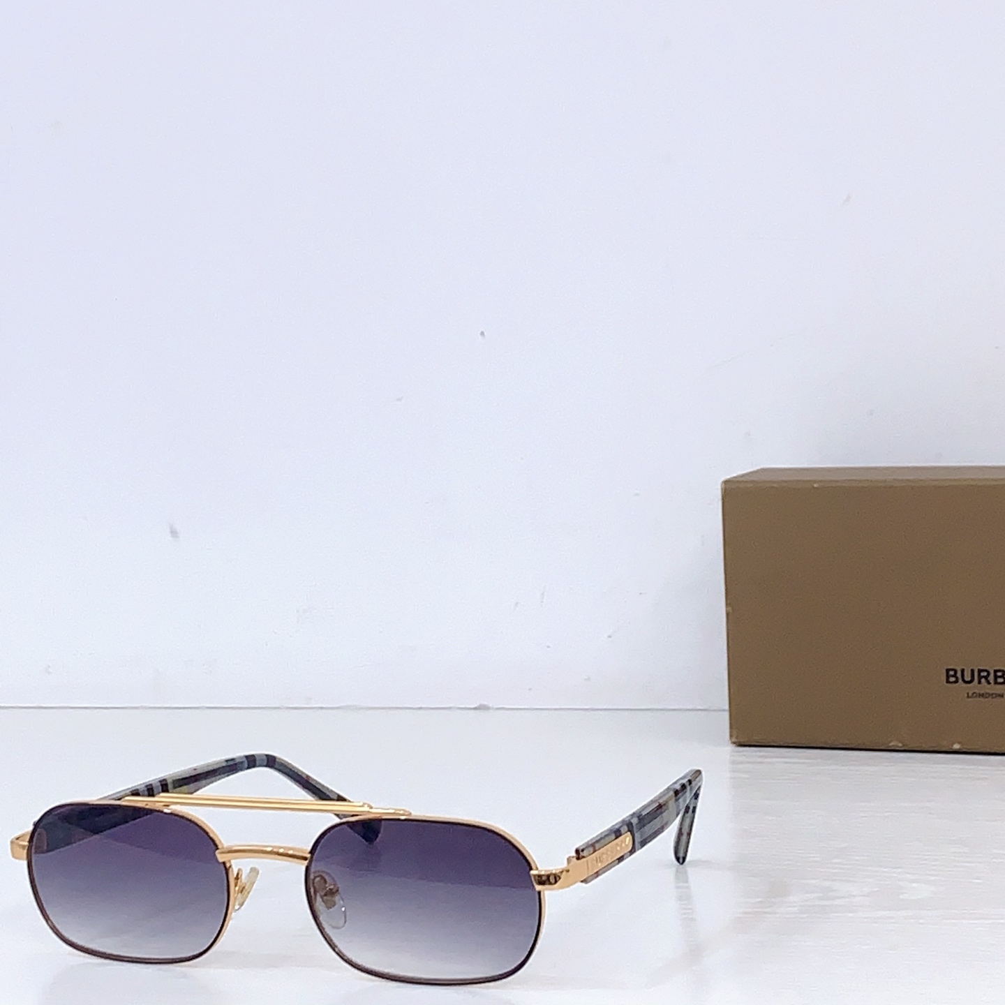 Burberry BURBERR* MODEL：BE 2246 SIZE：57口20-145