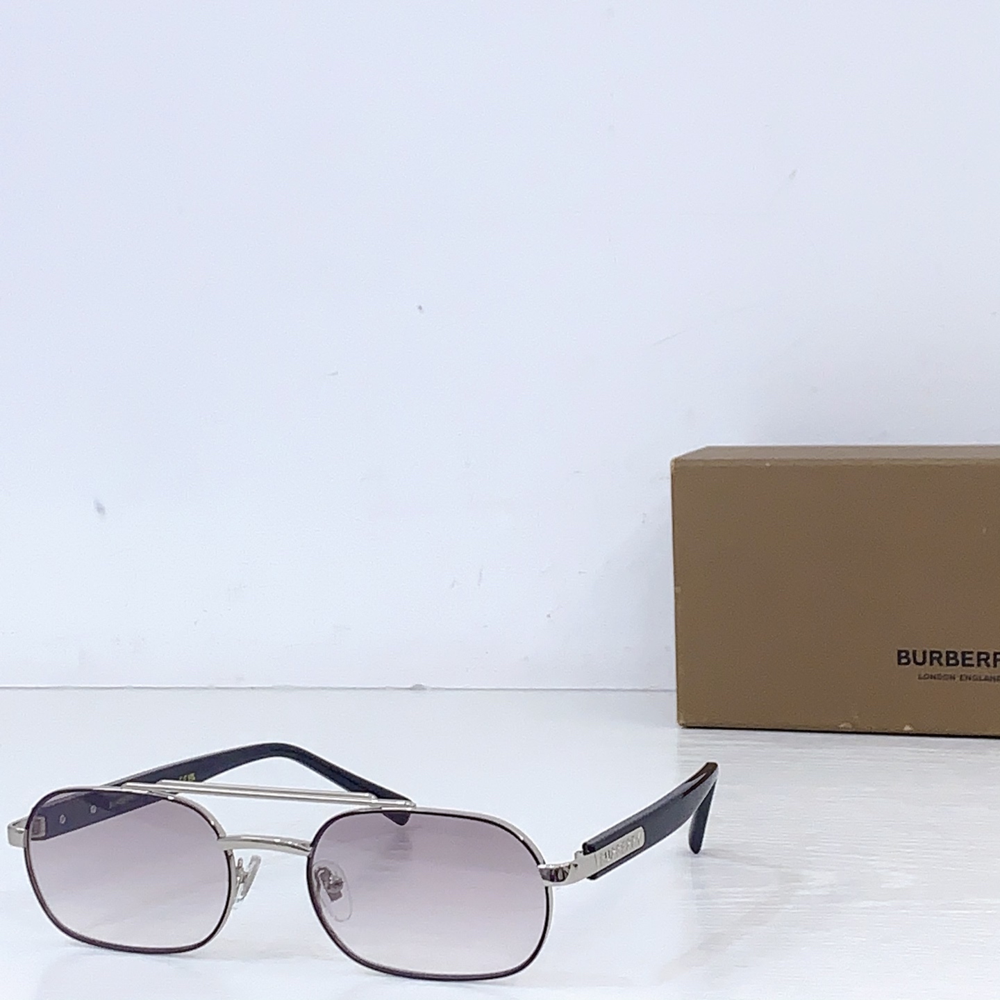 Burberry BURBERR* MODEL：BE 2246 SIZE：57口20-145