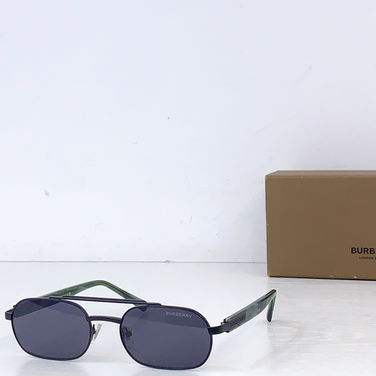 Burberry BURBERR* MODEL：BE 2246 SIZE：57口20-145