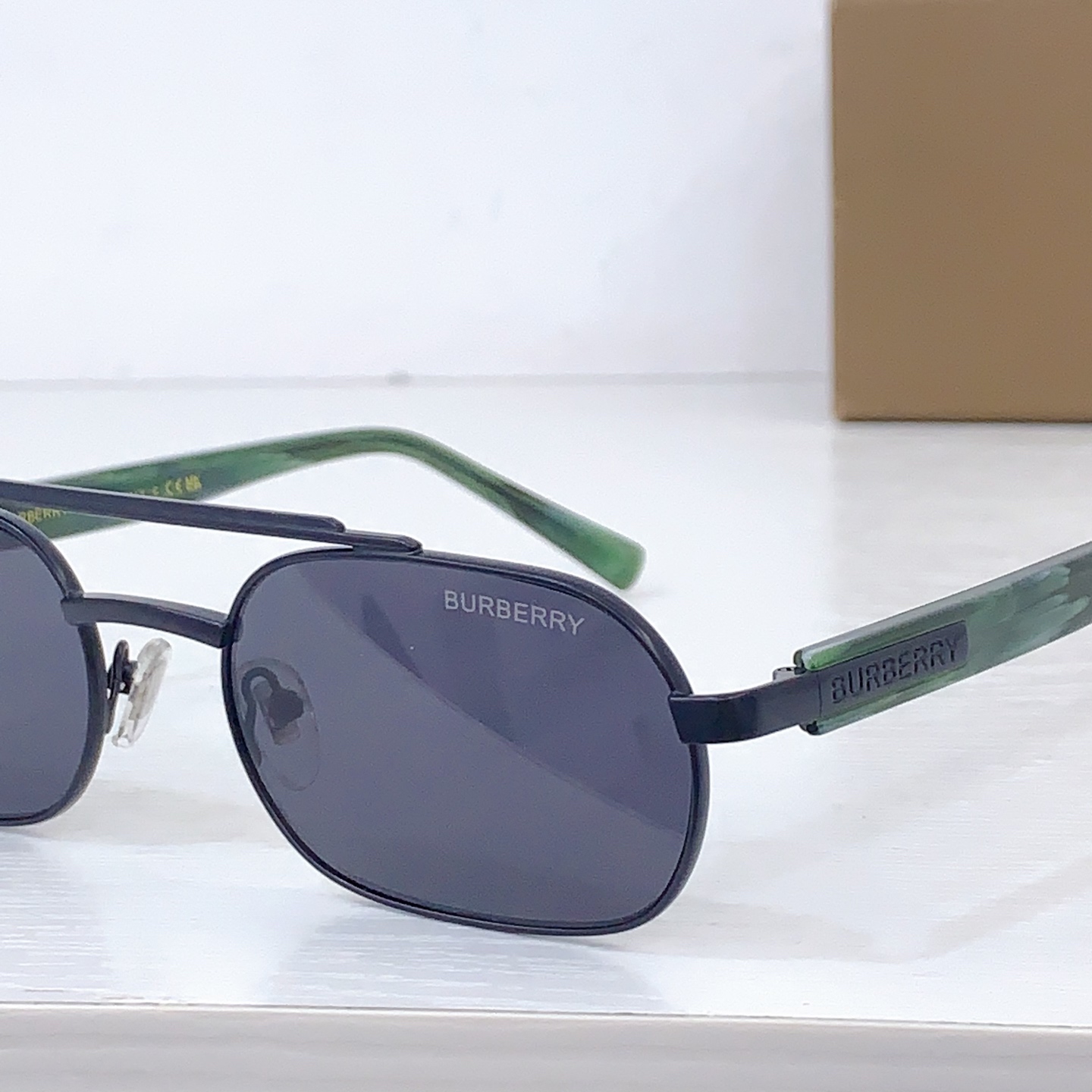 Burberry BURBERR* MODEL：BE 2246 SIZE：57口20-145