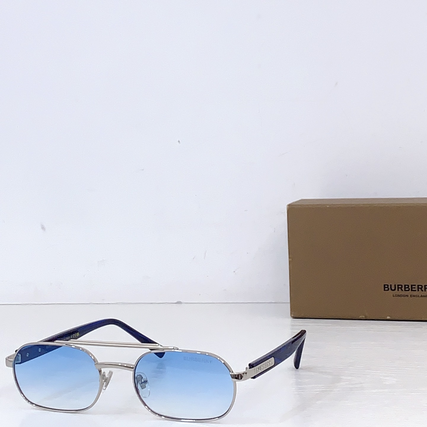 Burberry BURBERR* MODEL：BE 2246 SIZE：57口20-145