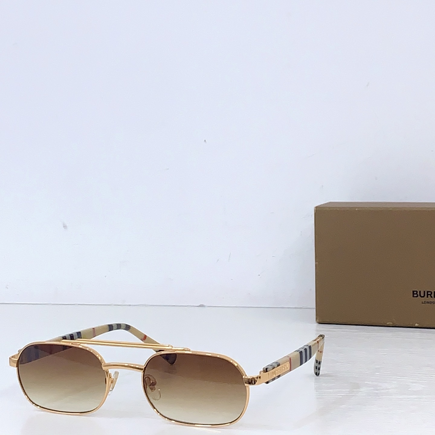 Burberry BURBERR* MODEL：BE 2246 SIZE：57口20-145