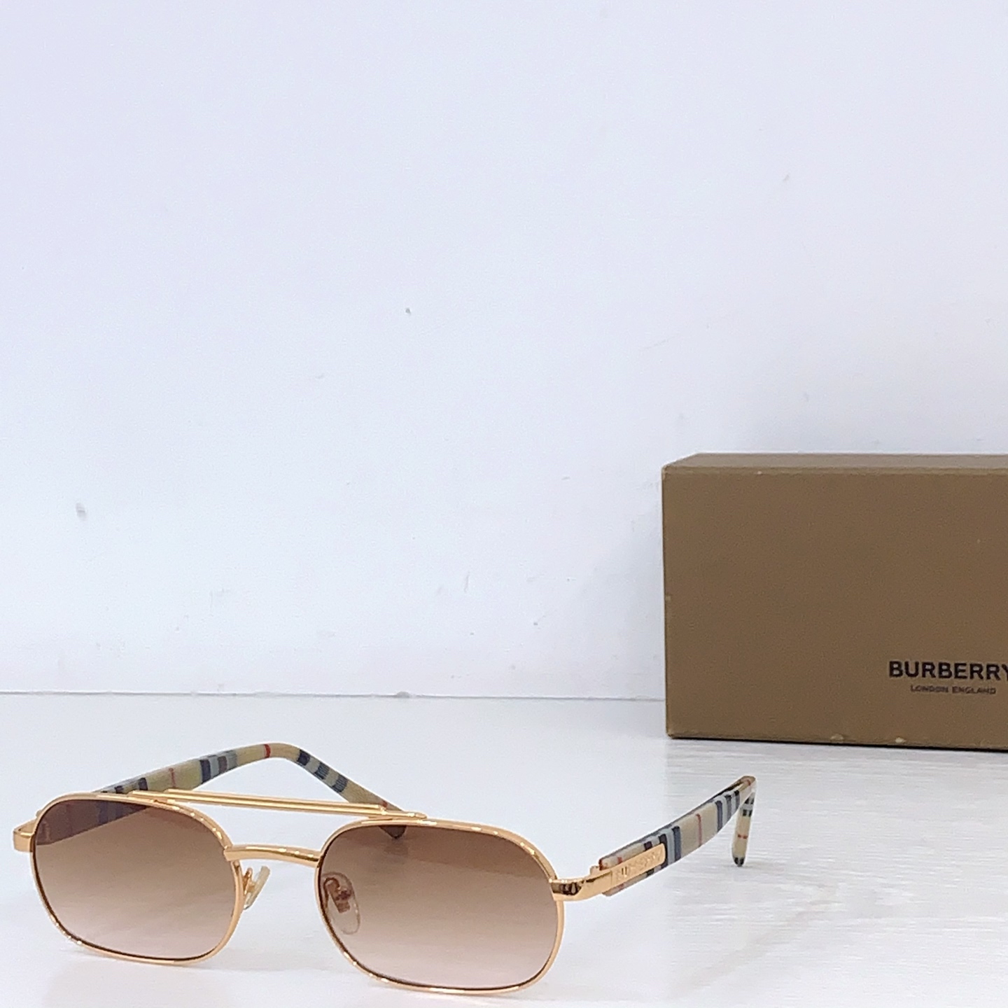 Burberry BURBERR* MODEL：BE 2246 SIZE：57口20-145