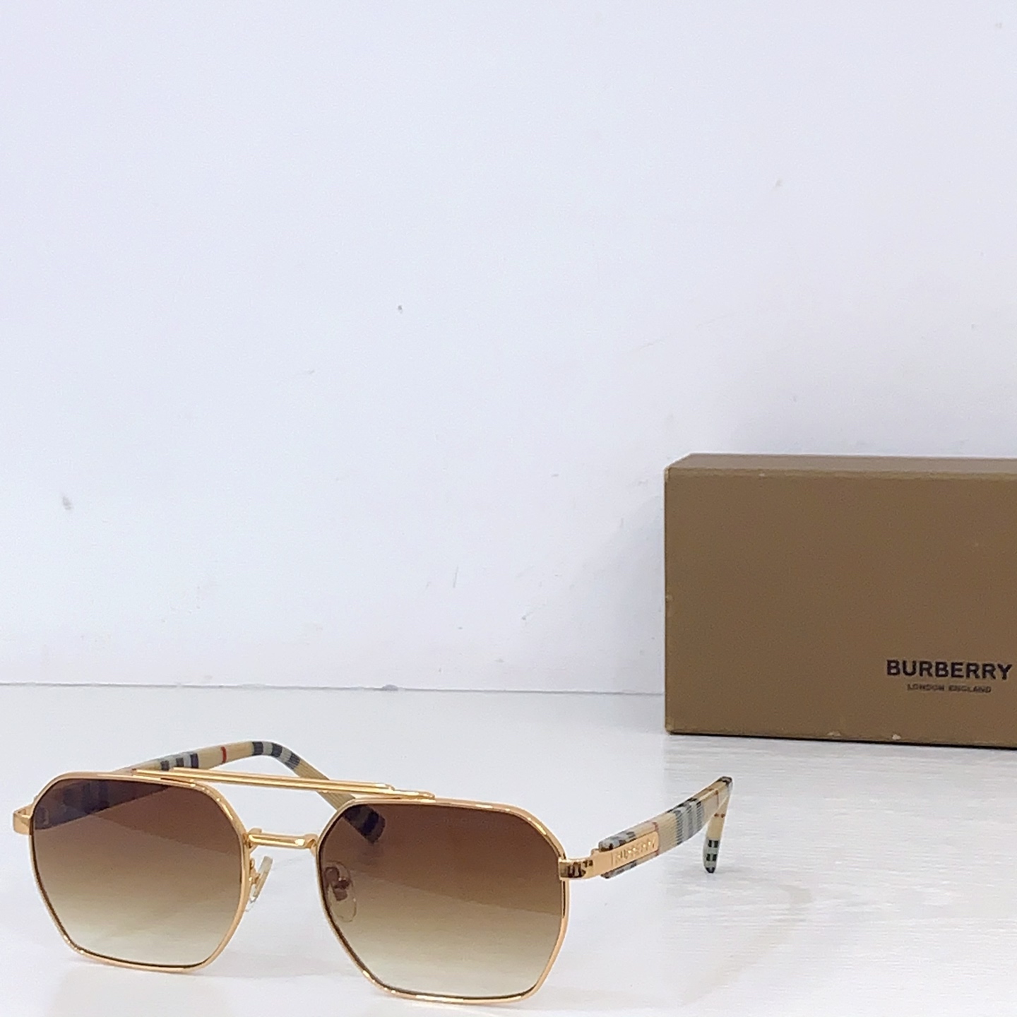 Burberry BURBERR* MODEL：BE 2245 SIZE：58口18-145