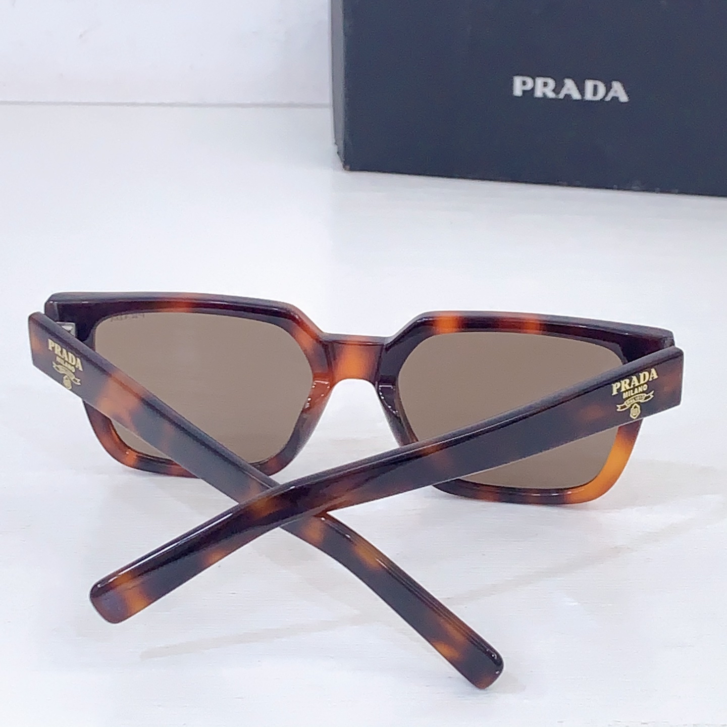 Prada PRADA*