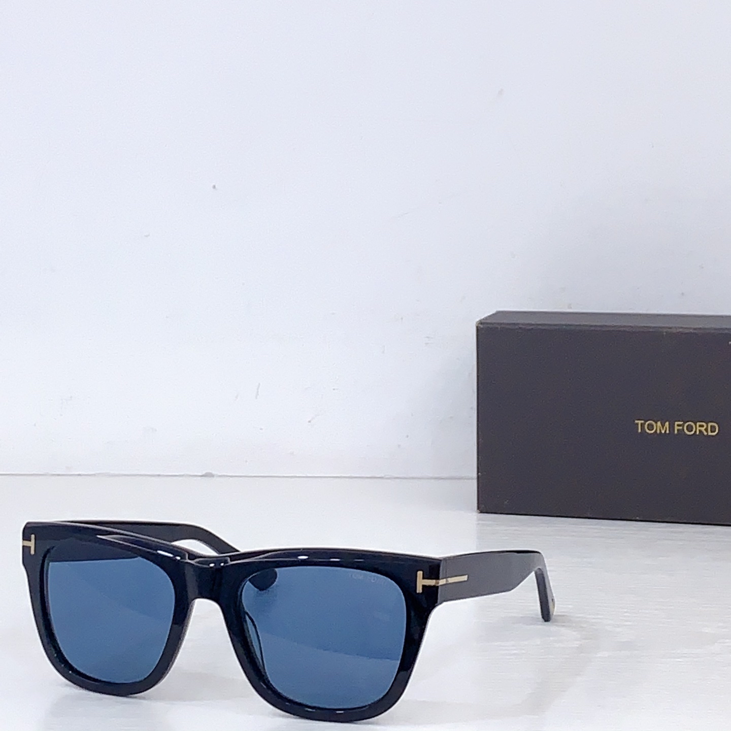 Tom Ford 𝑻𝒐𝒎 𝑭𝒐𝒓*