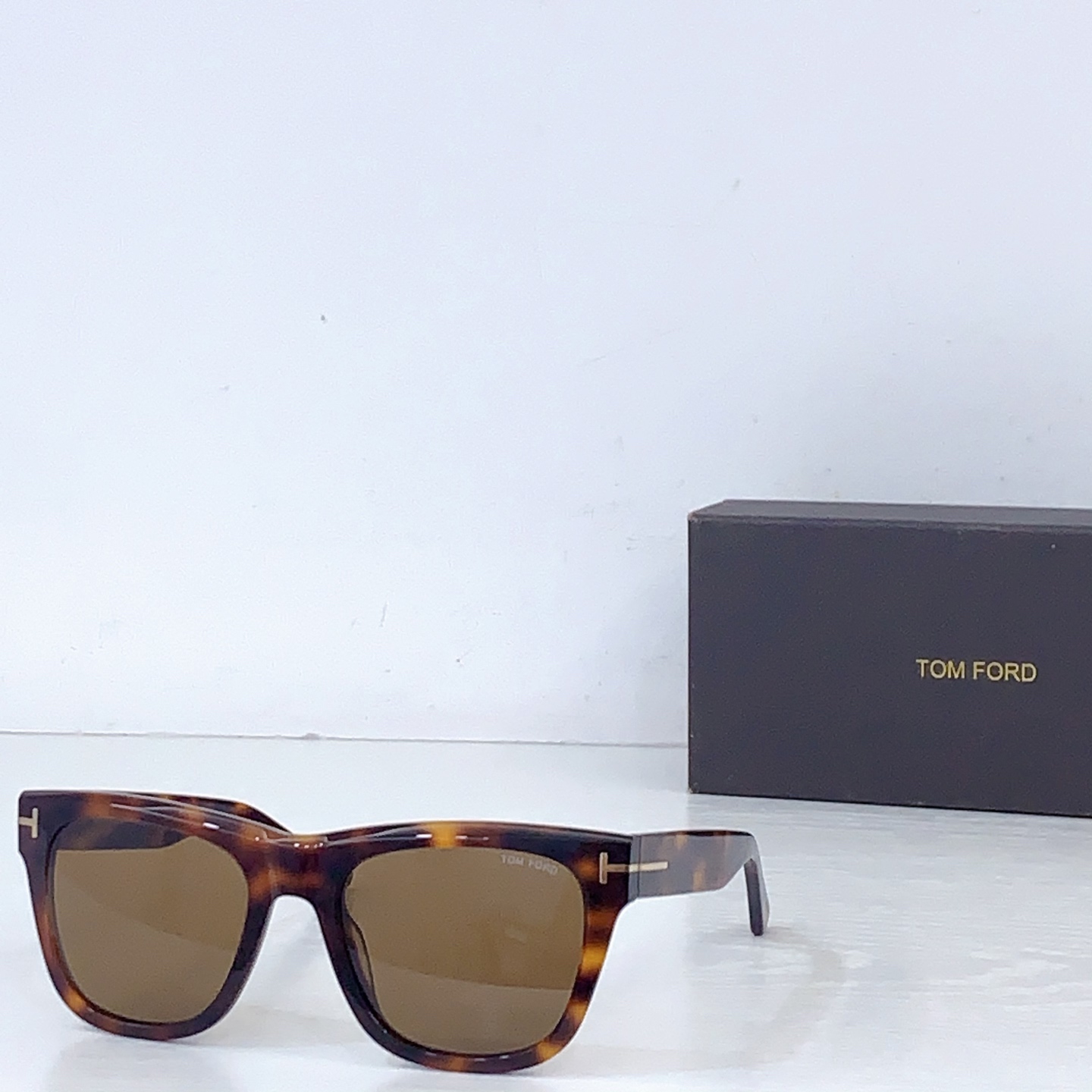 Tom Ford 𝑻𝒐𝒎 𝑭𝒐𝒓*