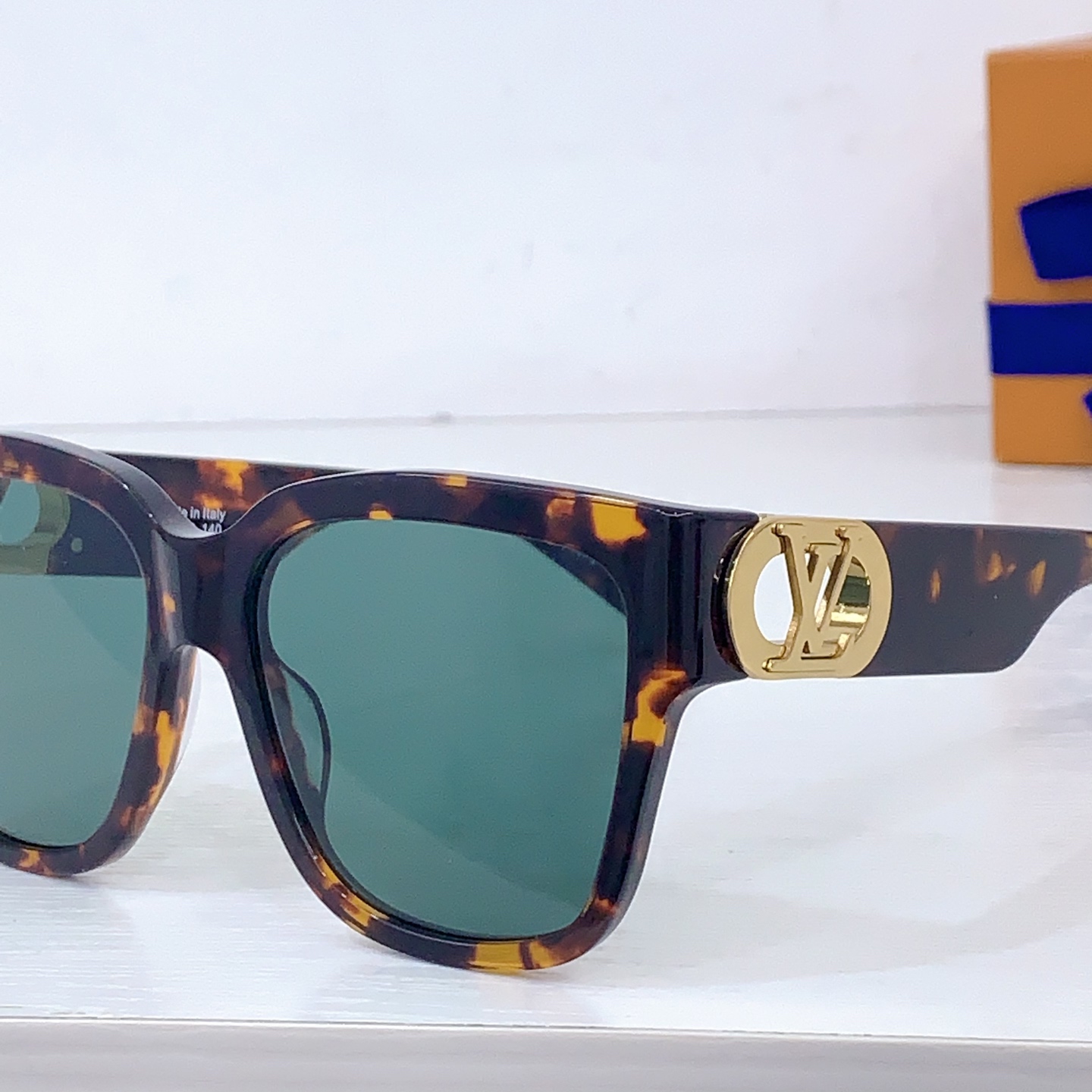 Louis Vuitton LOUIS VUITTO* MODEL：Z1567E SIZE：54口18-140