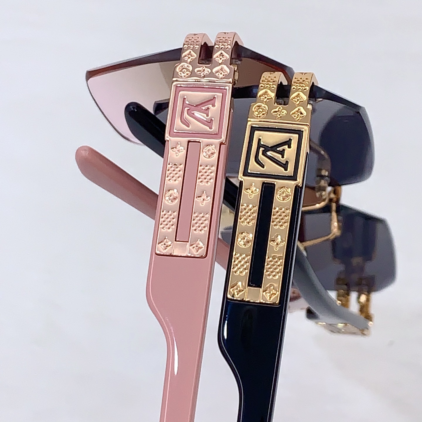 Louis Vuitton LOUIS VUITTO* MODEL：Z21943E SIZE：60口17-145