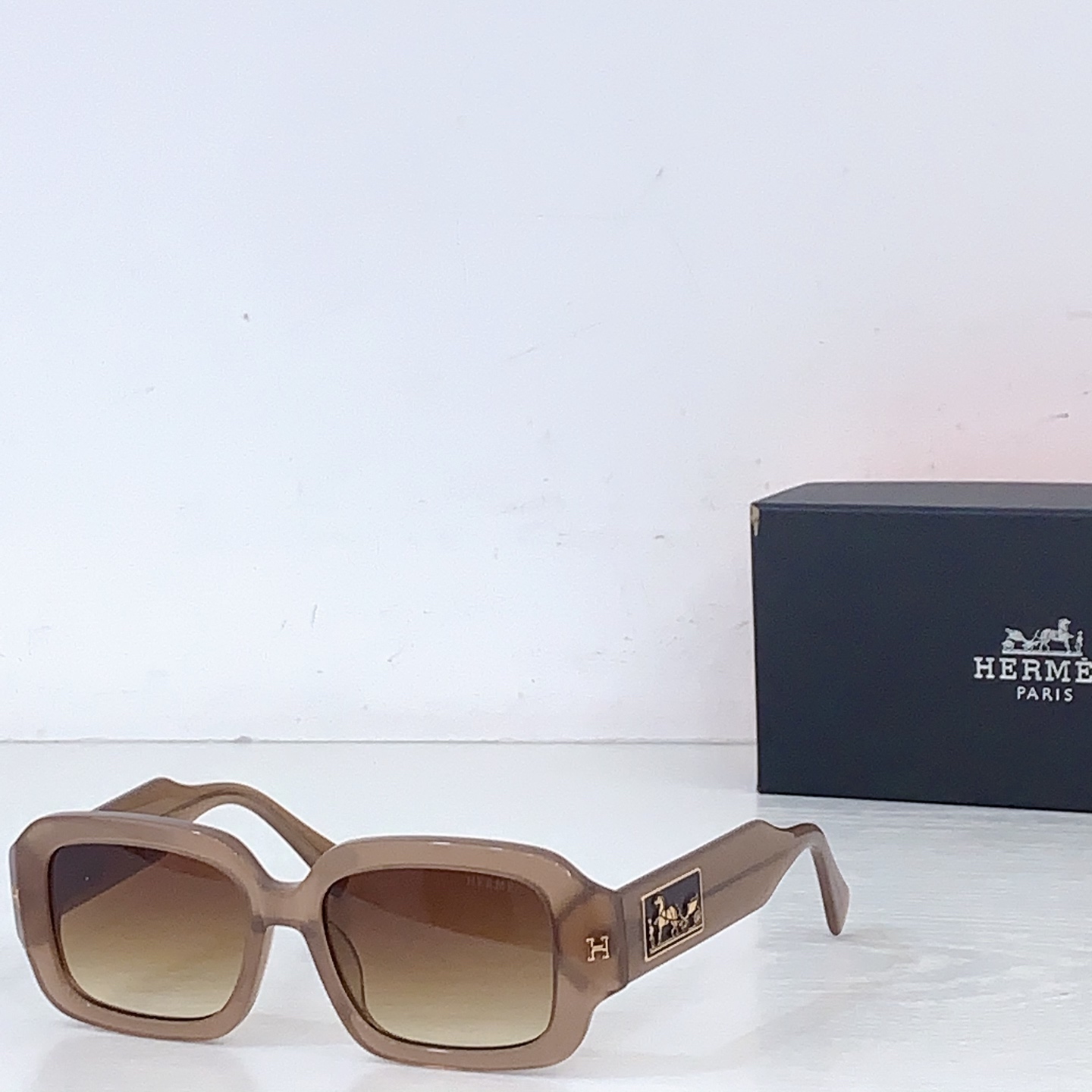 Hermès HERME*