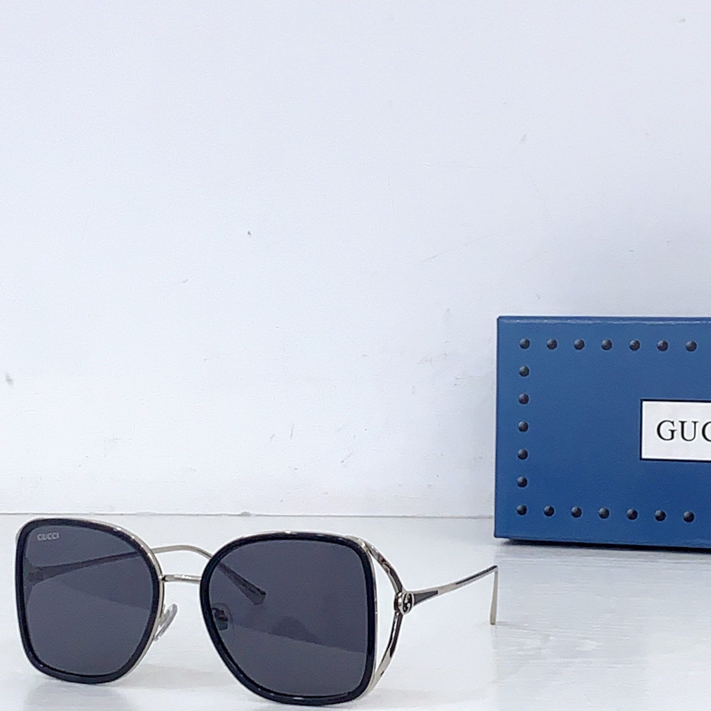 Gucci GUCC*