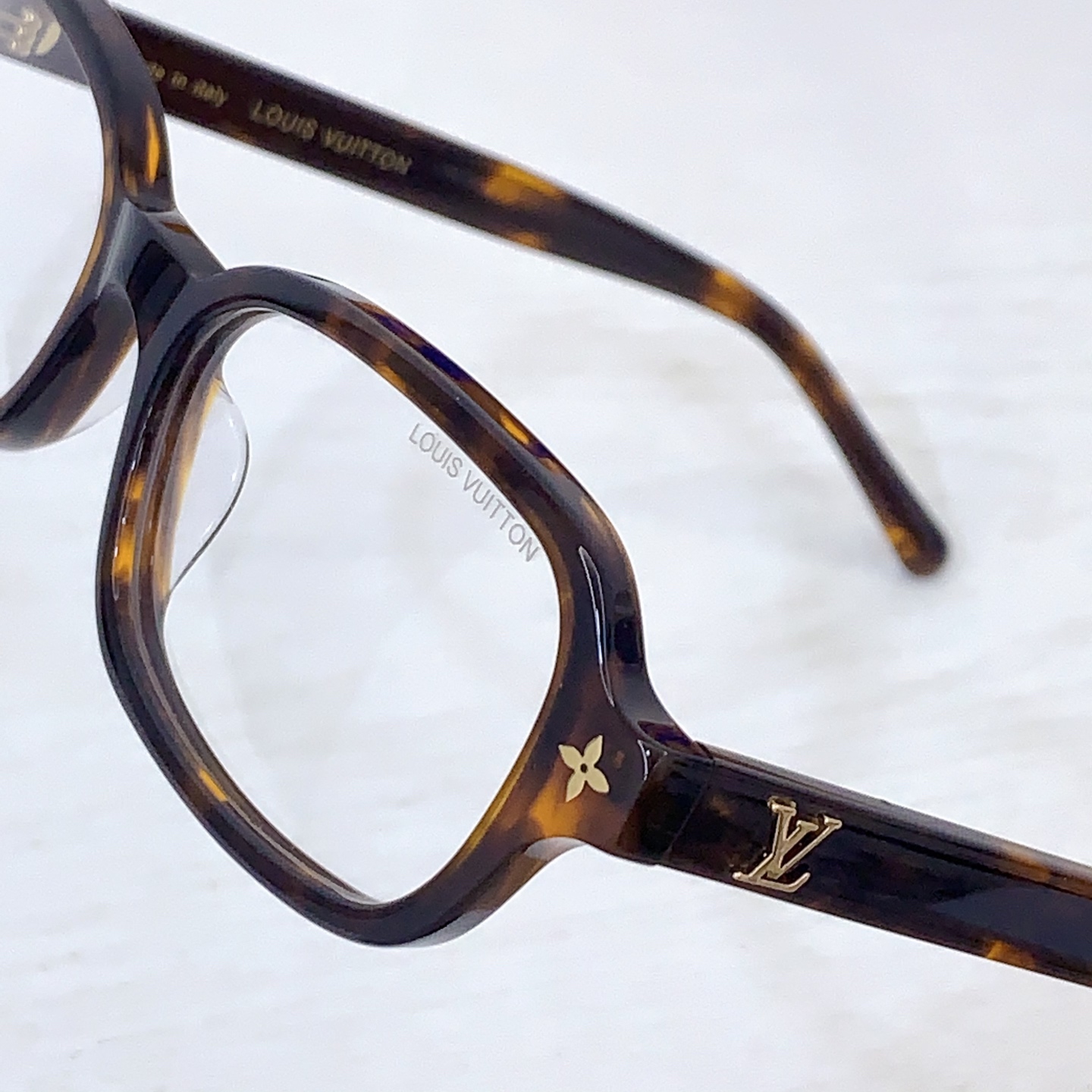 Louis Vuitton LOUIS VUITTO*