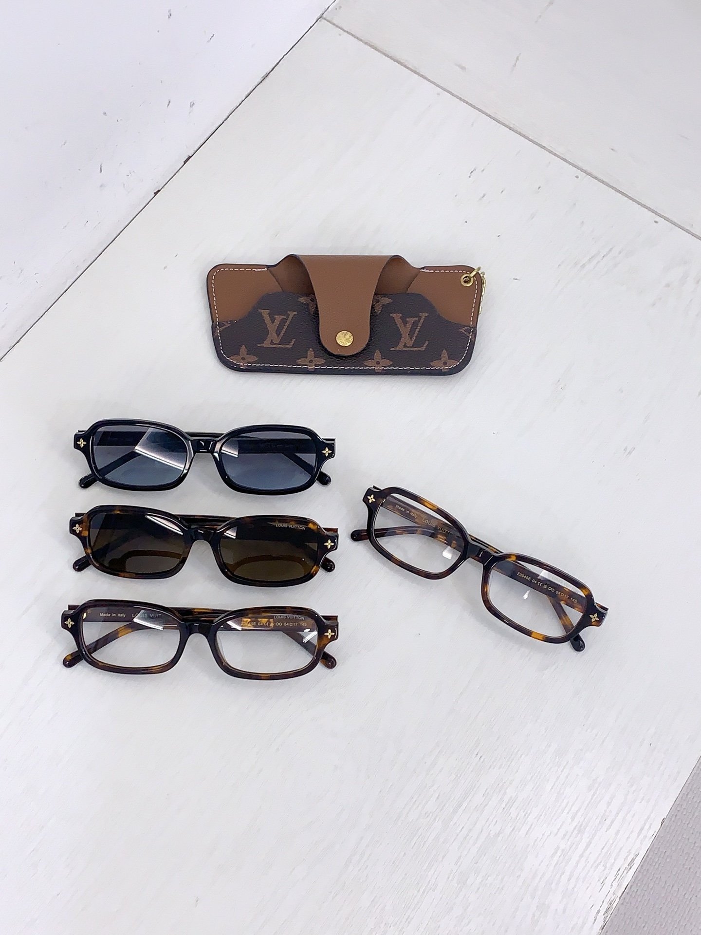 Louis Vuitton LOUIS VUITTO*