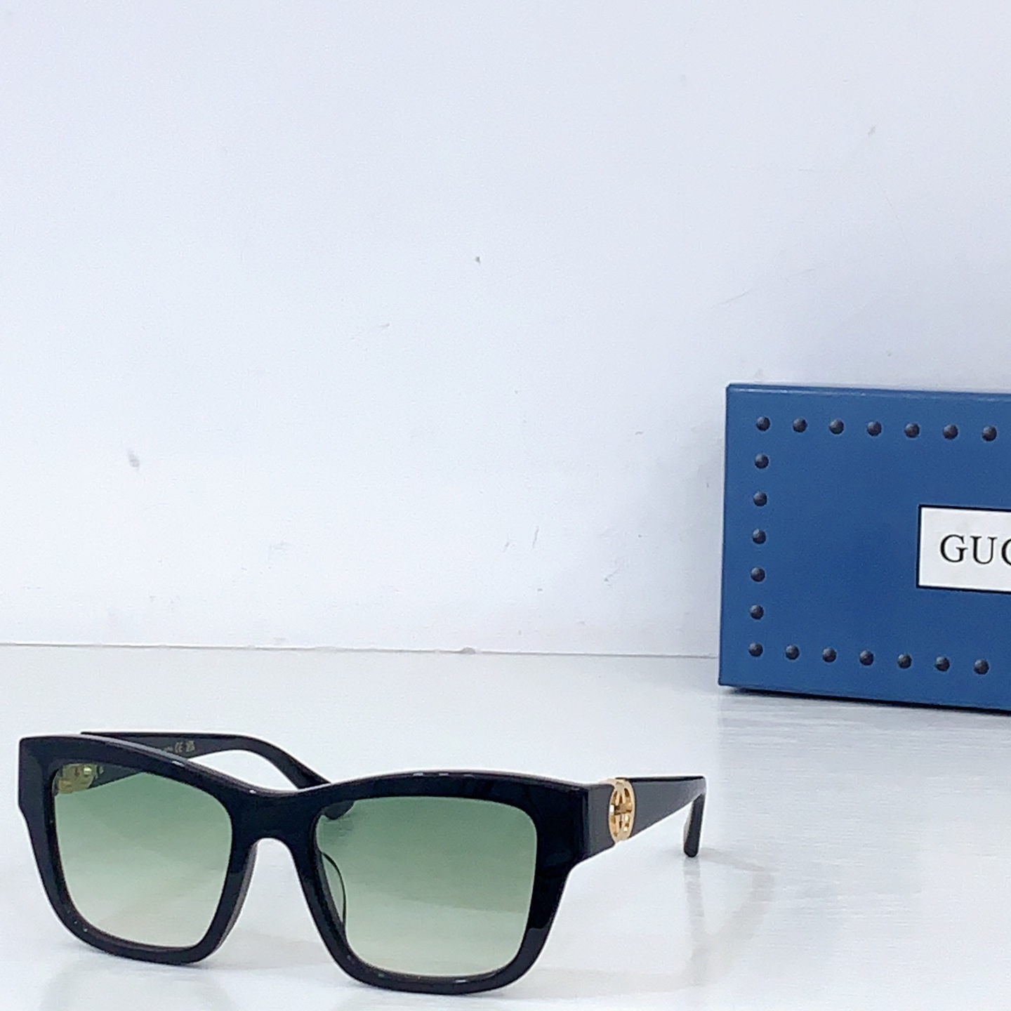 Gucci GUCCI* MODEL：GG2124O