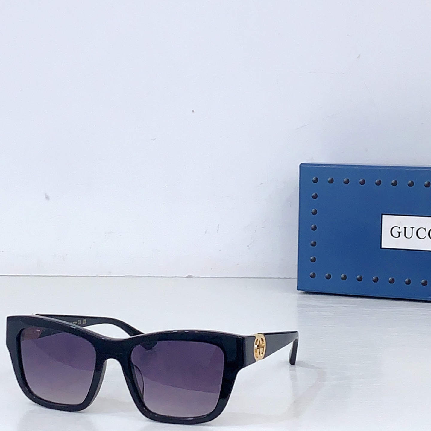 Gucci GUCCI* MODEL：GG2124O