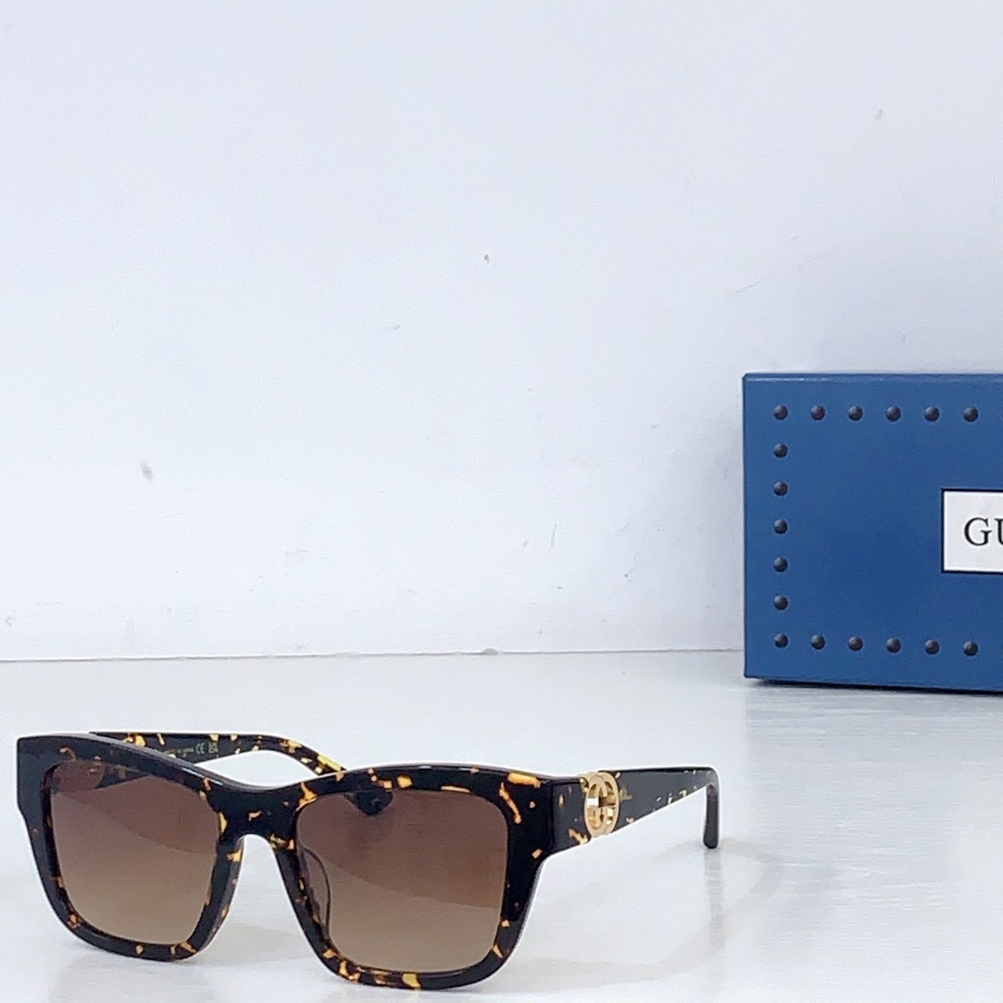 Gucci GUCCI* MODEL：GG2124O