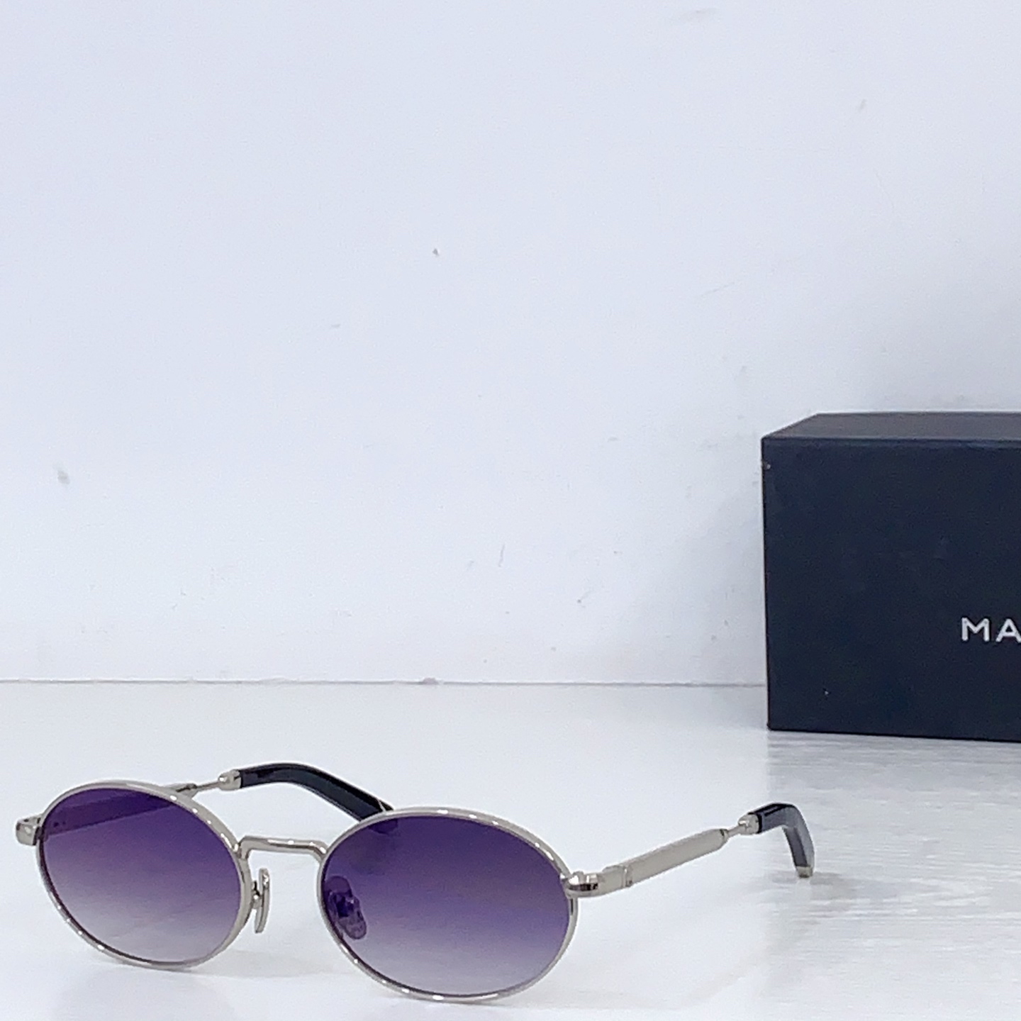 Unknown MAYBACH迈巴赫 THE BOULEVARD SIZE：54口19-145