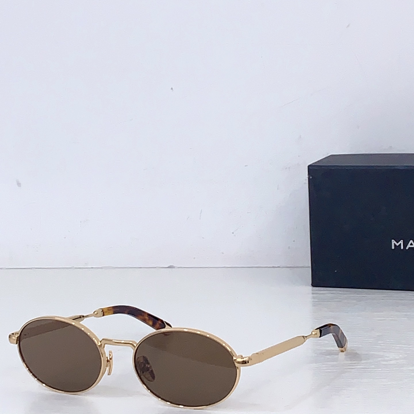 Unknown MAYBACH迈巴赫 THE BOULEVARD SIZE：54口19-145