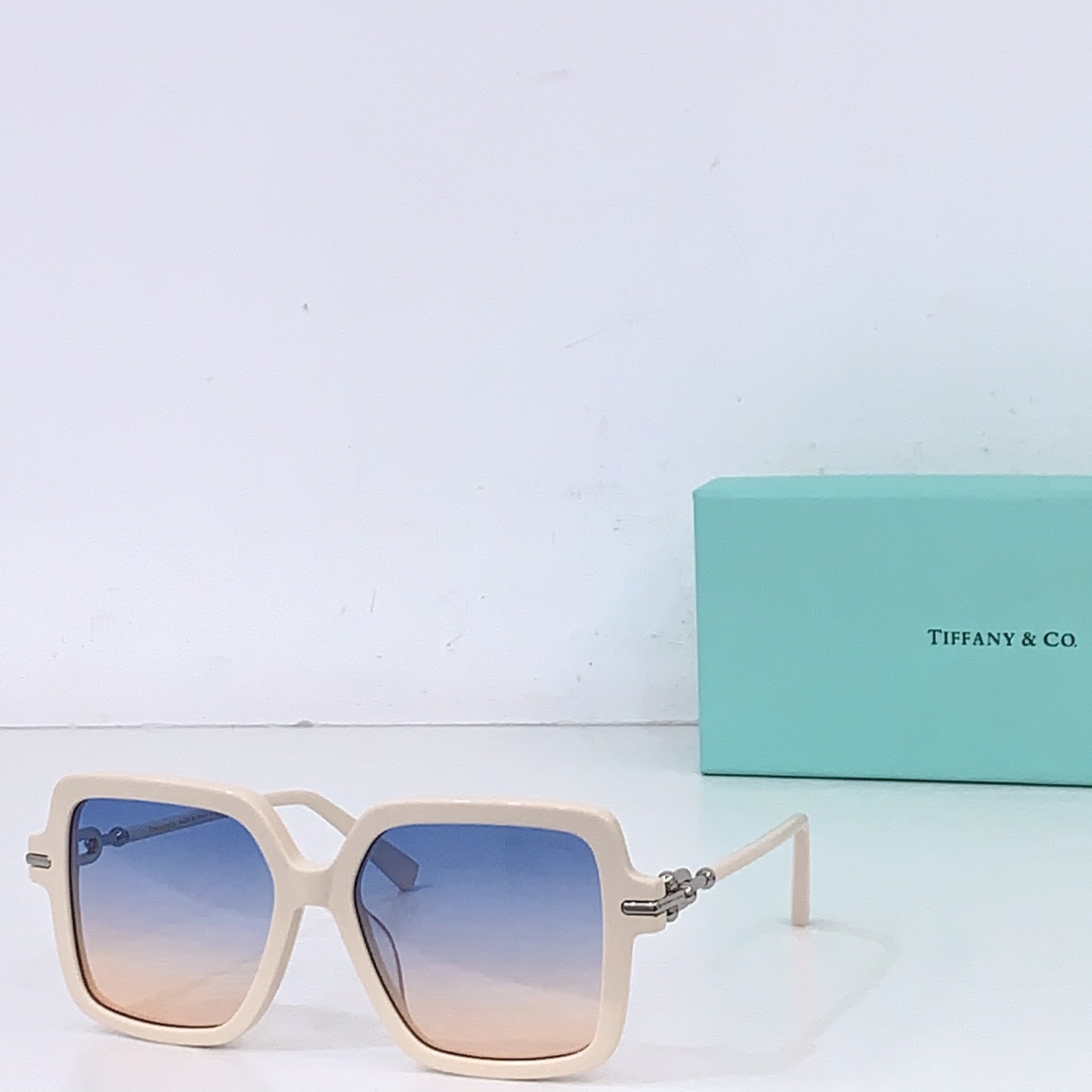 Tiffany & Co. Tiffany&C*