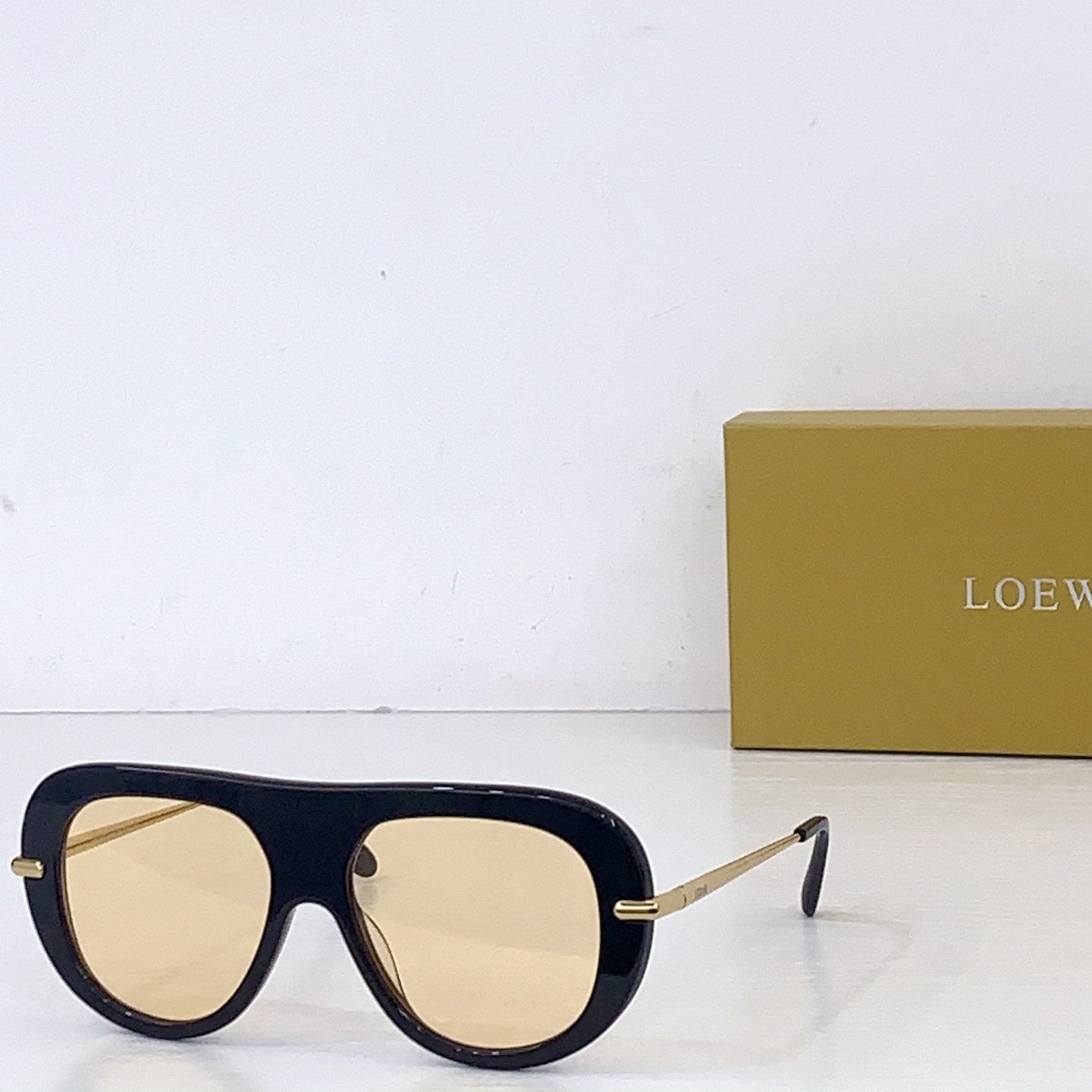 Loewe LOEWE*