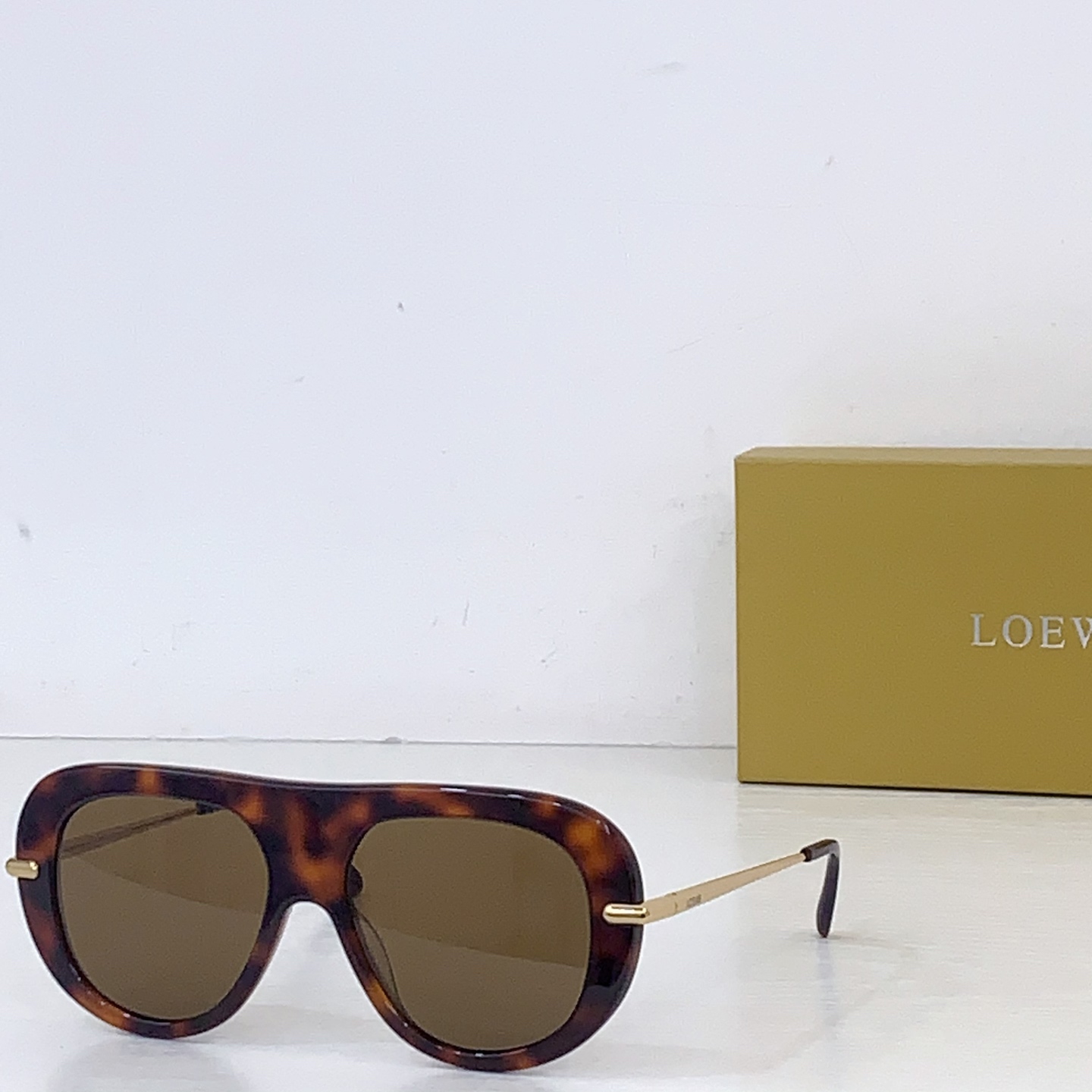 Loewe LOEWE*