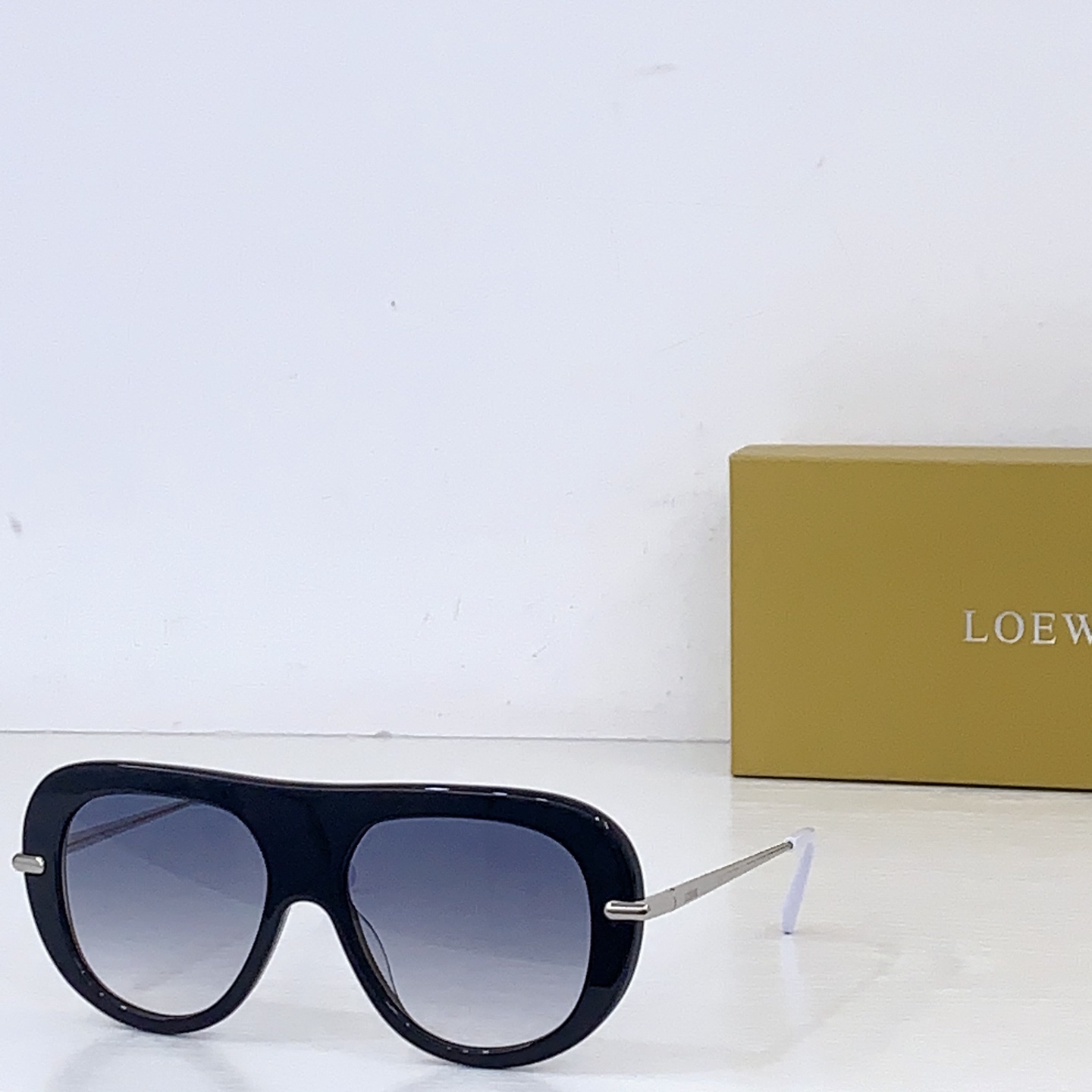 Loewe LOEWE*