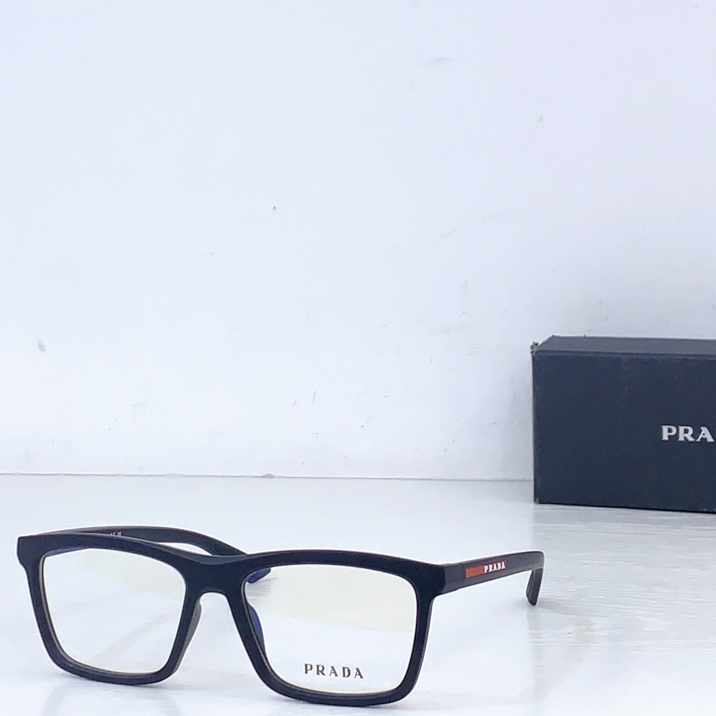 Prada PRAD*