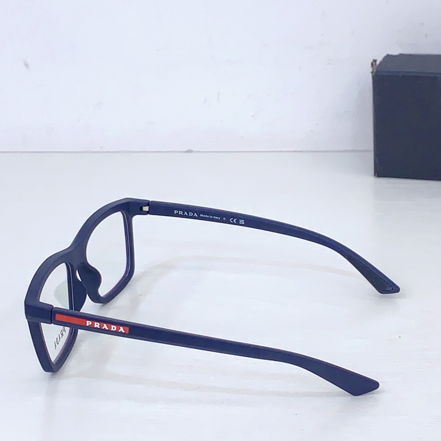 Prada PRAD*
