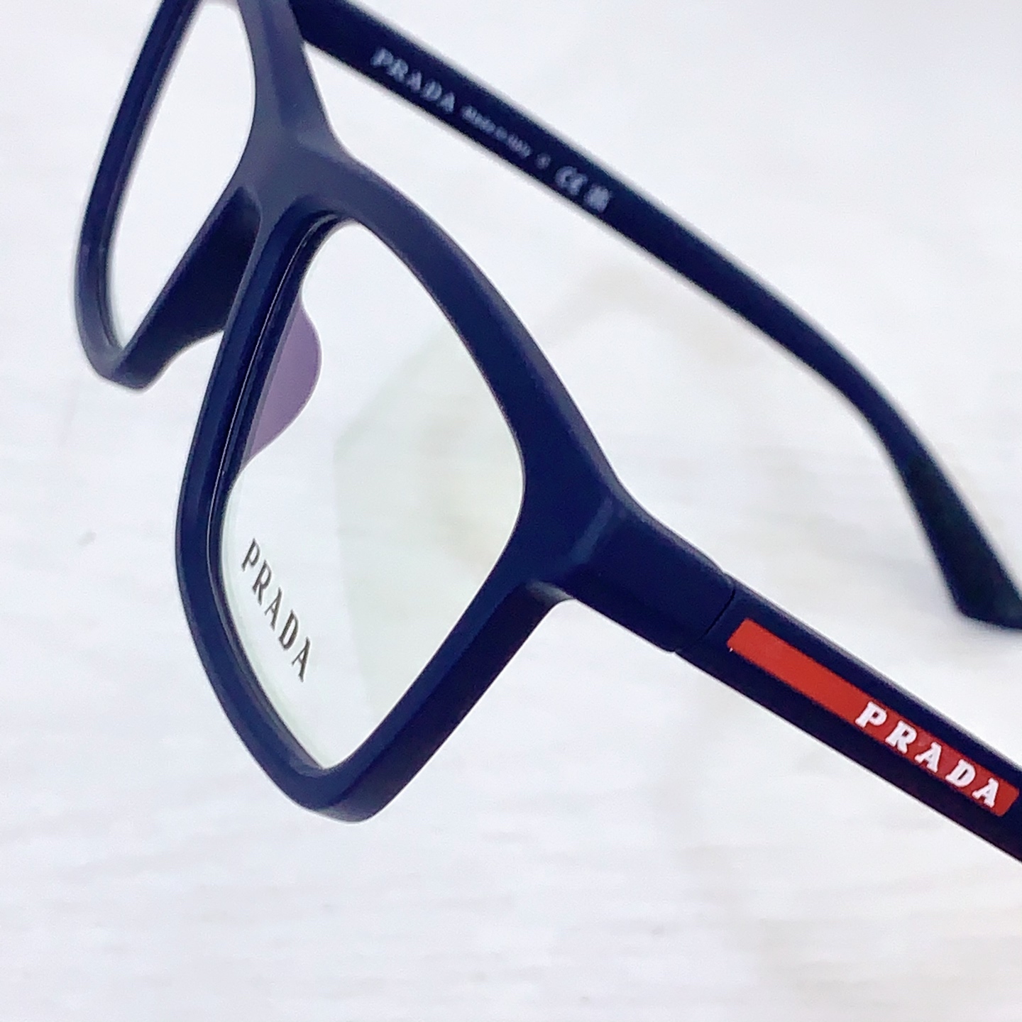 Prada PRAD*