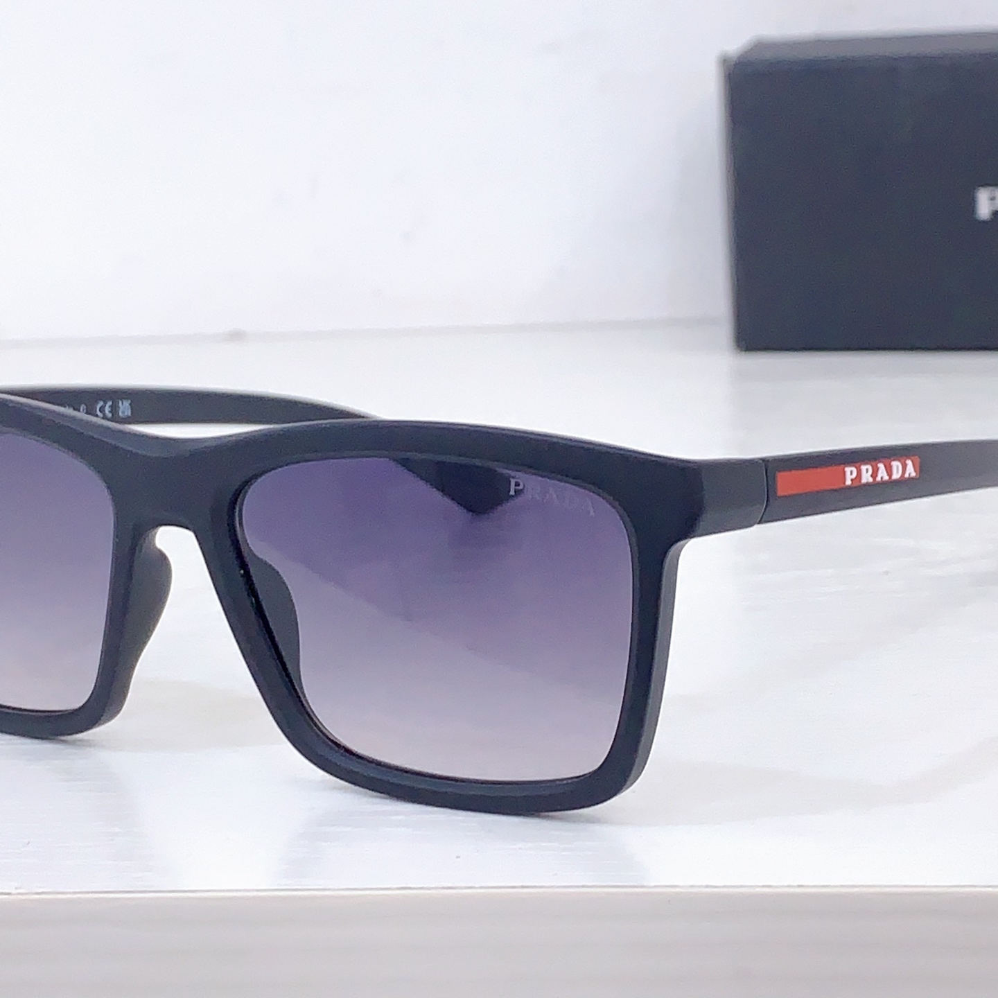 Prada PRAD*