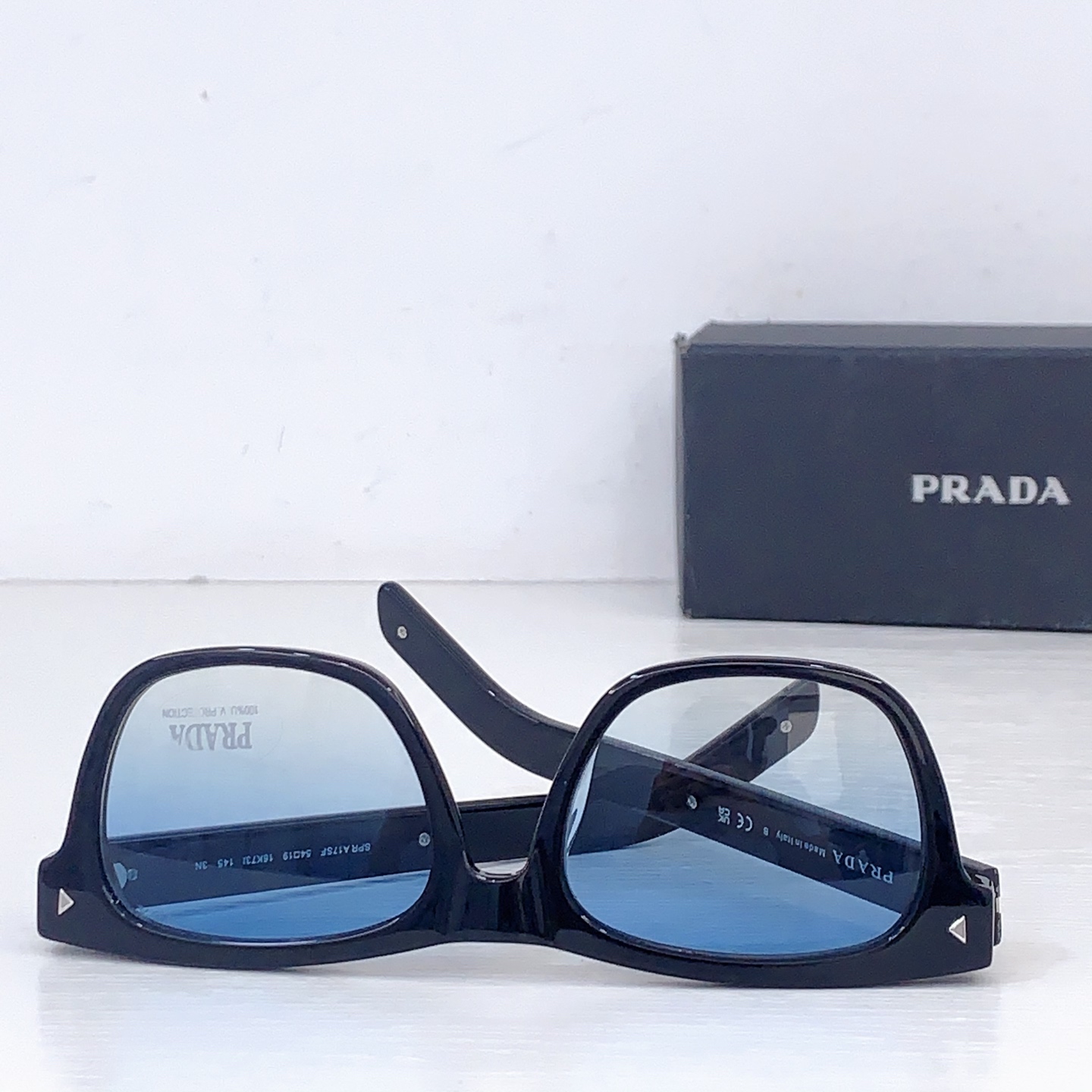 Prada PRAD*
