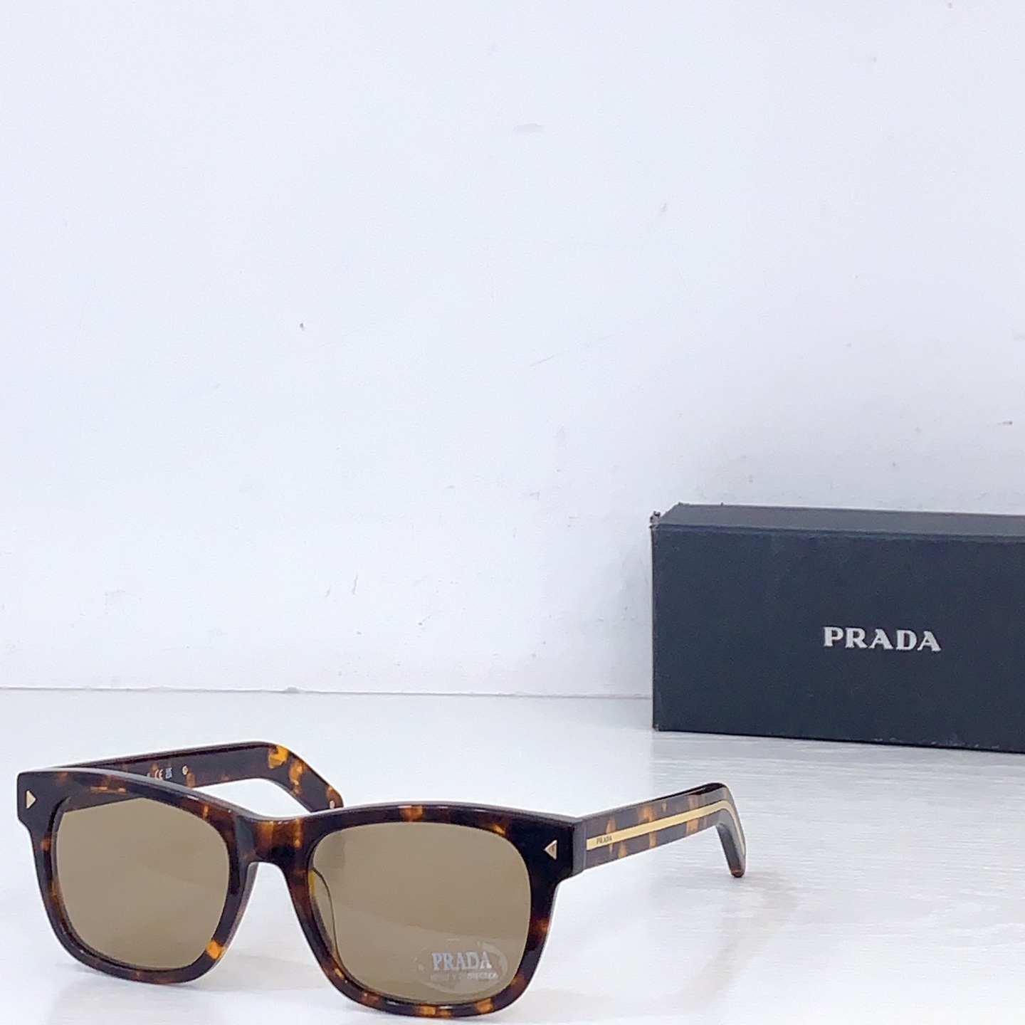 Prada PRAD*