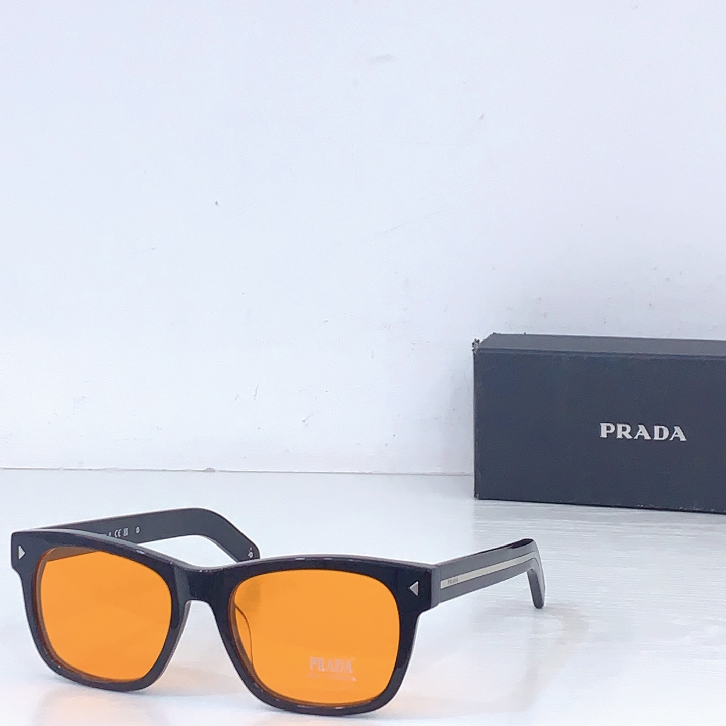 Prada PRAD*