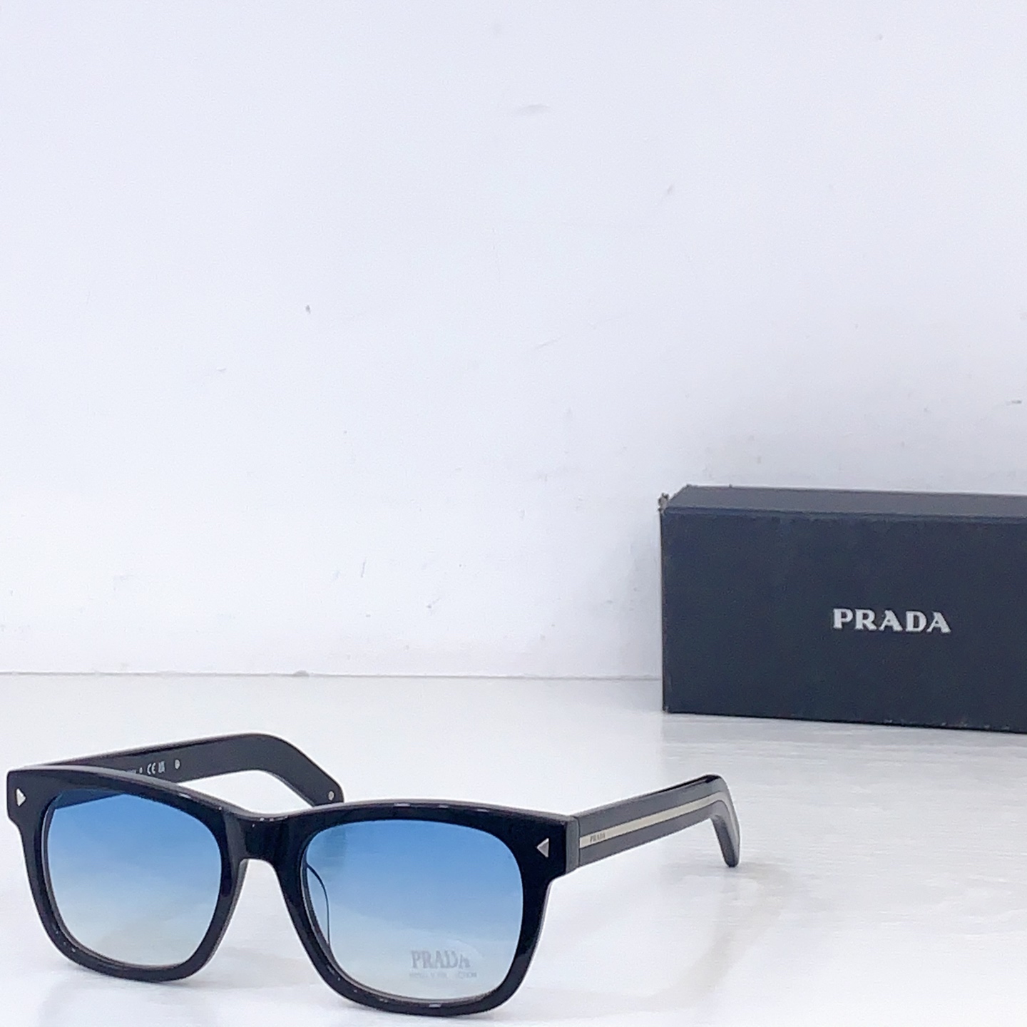 Prada PRAD*