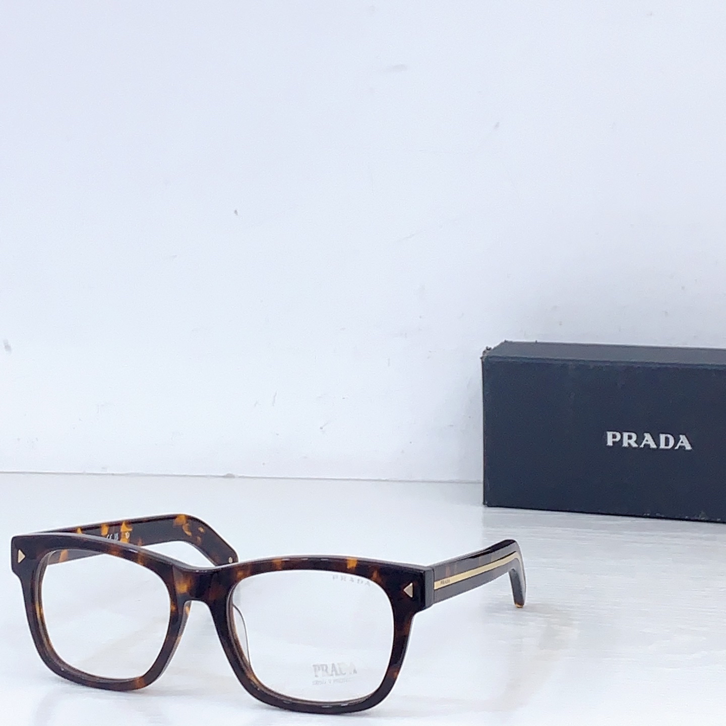 Prada PRAD*