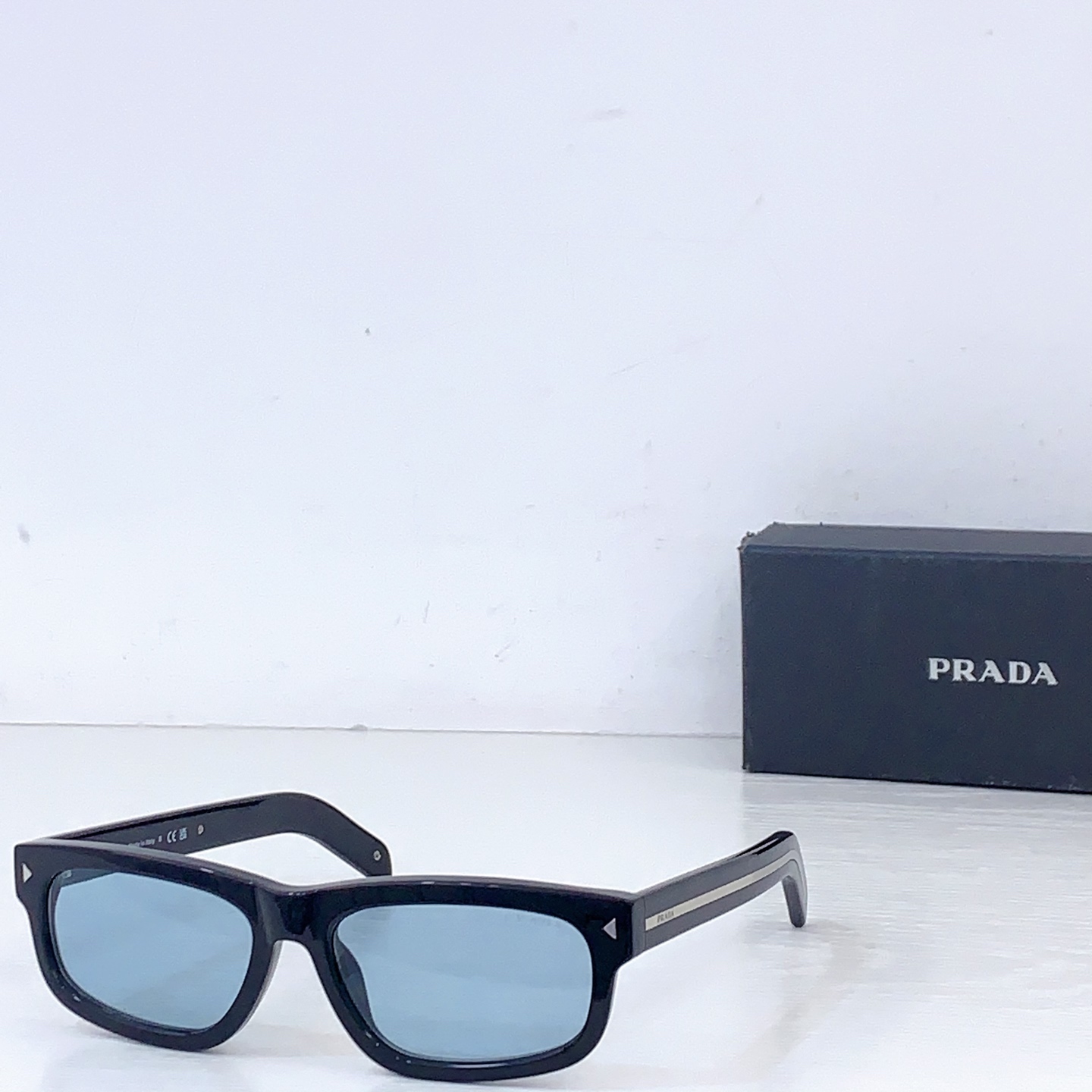Prada PRAD*