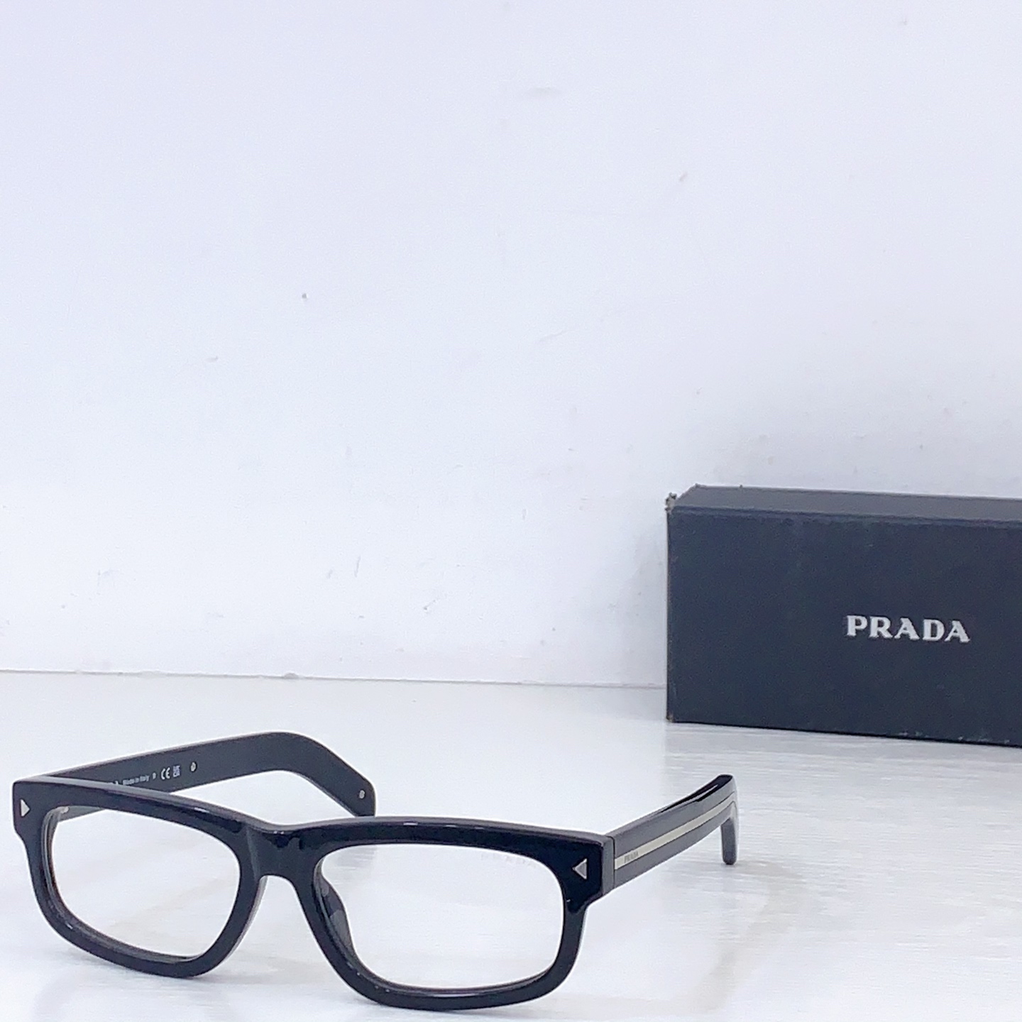Prada PRAD*