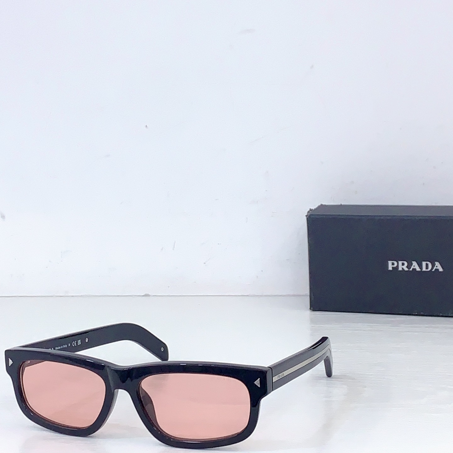 Prada PRAD*