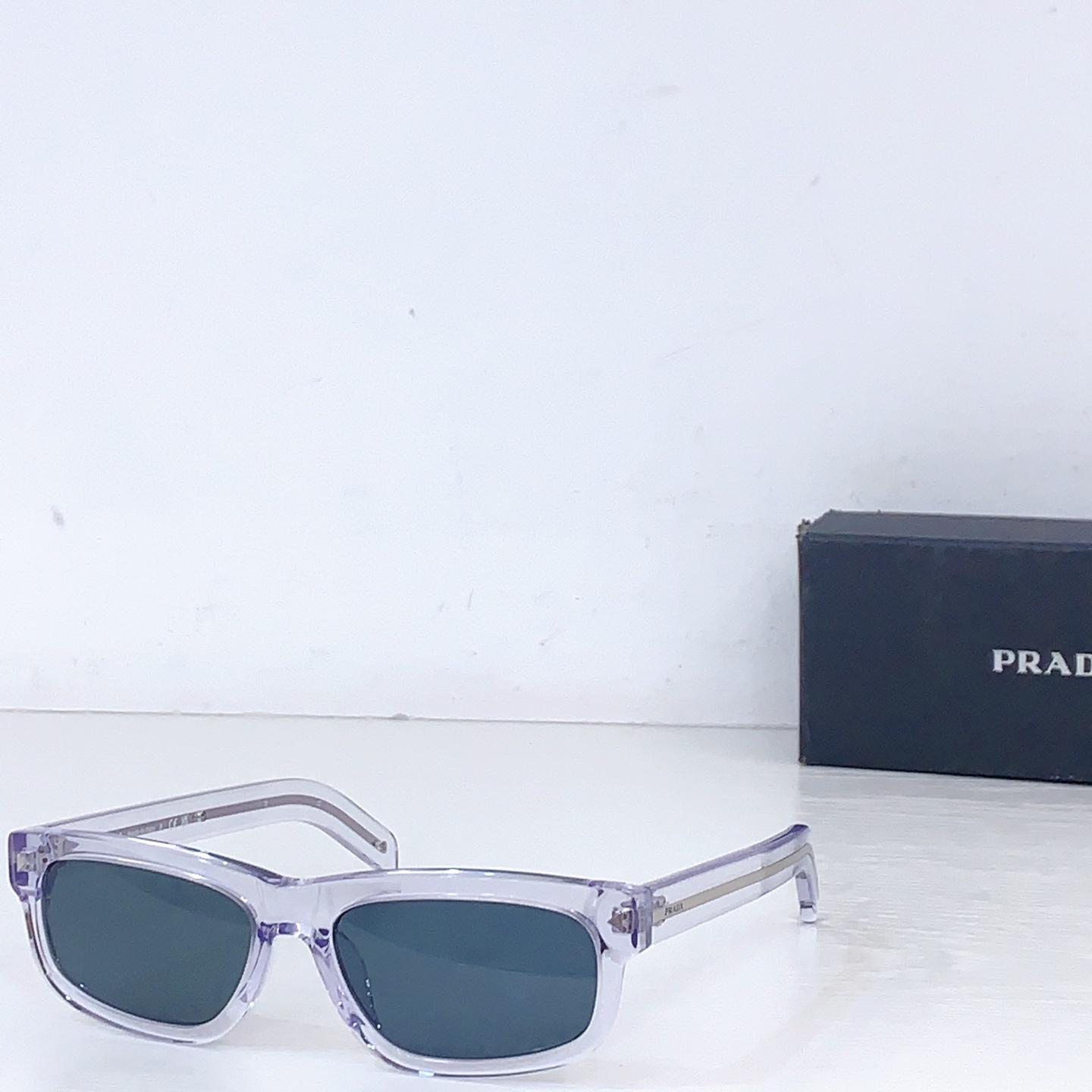 Prada PRAD*
