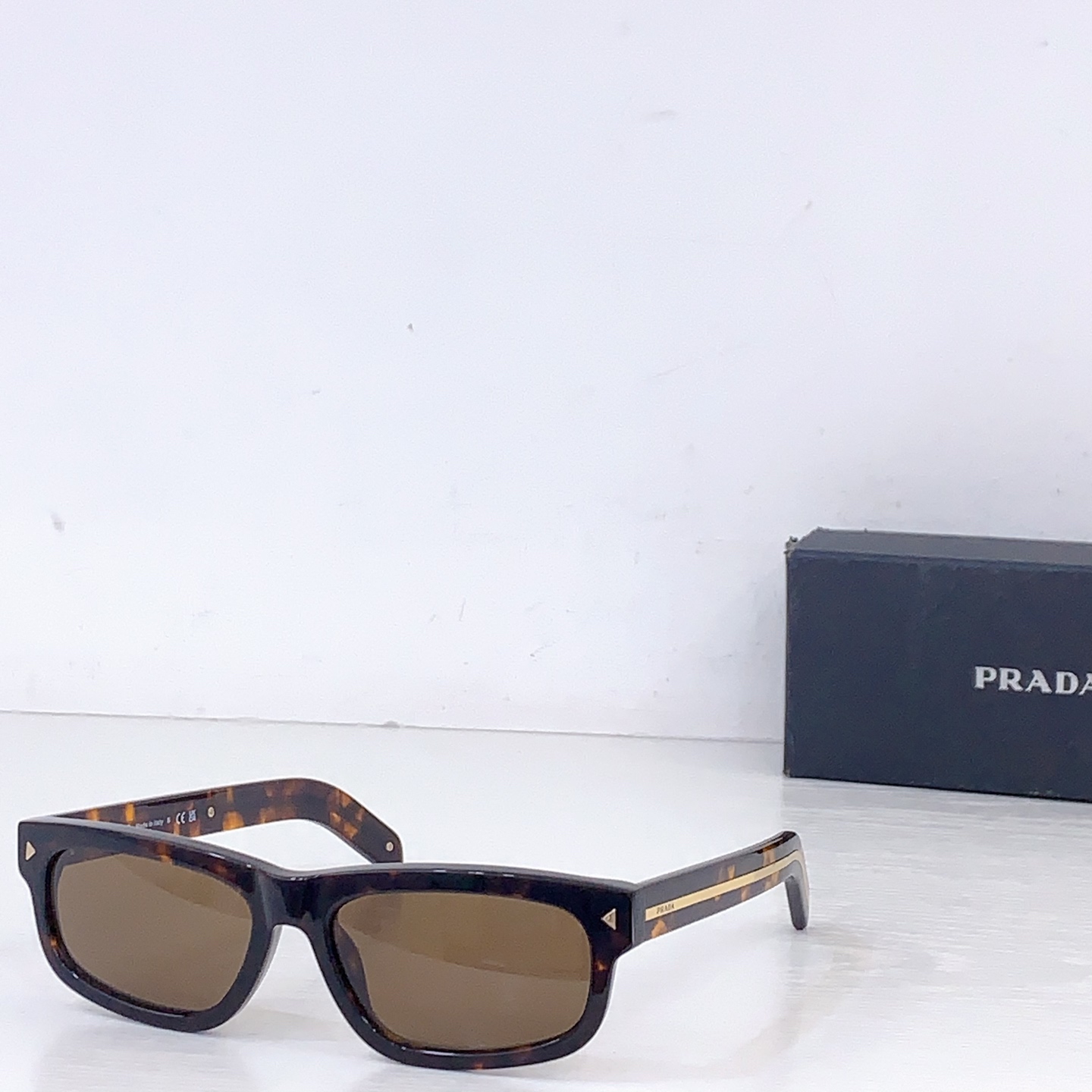 Prada PRAD*