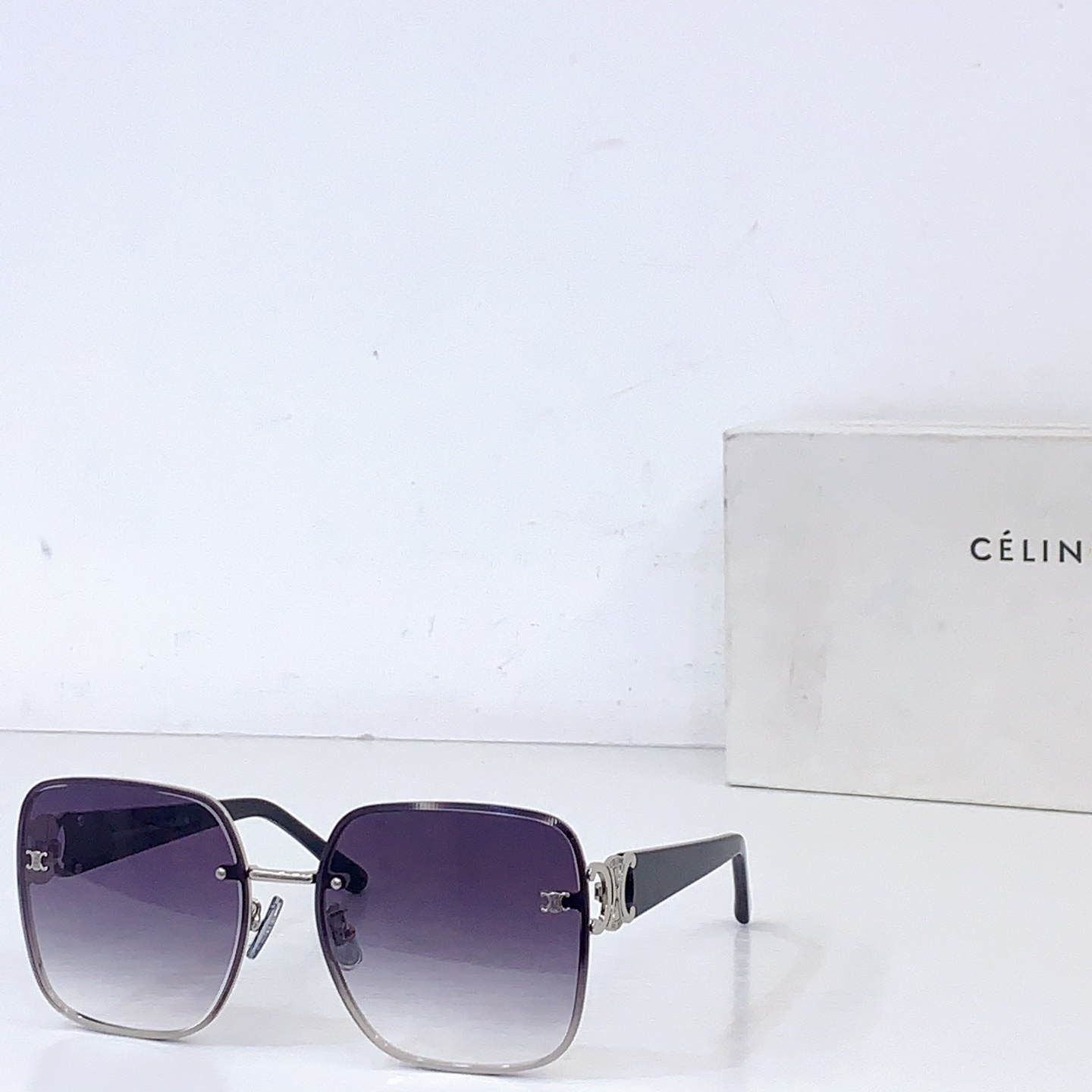Celine 𝑪𝒆𝒍𝒊𝒏𝒆 𝟮𝟲𝑠𝑠